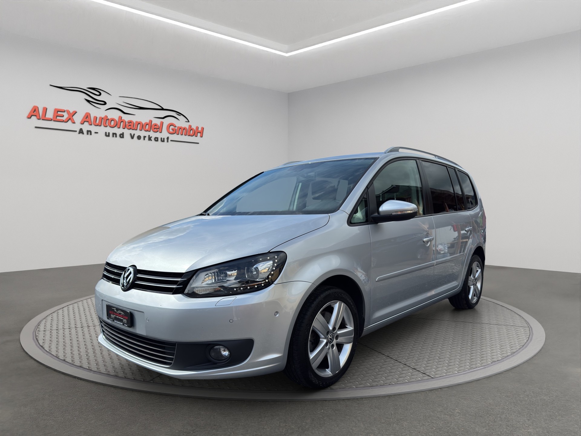 VW Touran 2.0 TDI Comfortline DSG 7-Plätzer (Kredit möglich!)-image-0