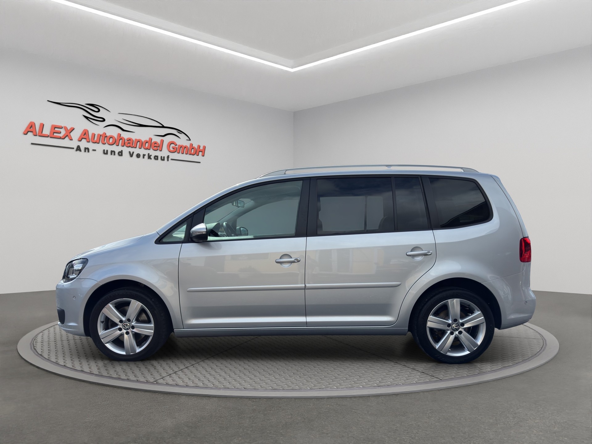 VW Touran 2.0 TDI Comfortline DSG 7-Plätzer (Kredit möglich!)-image-2