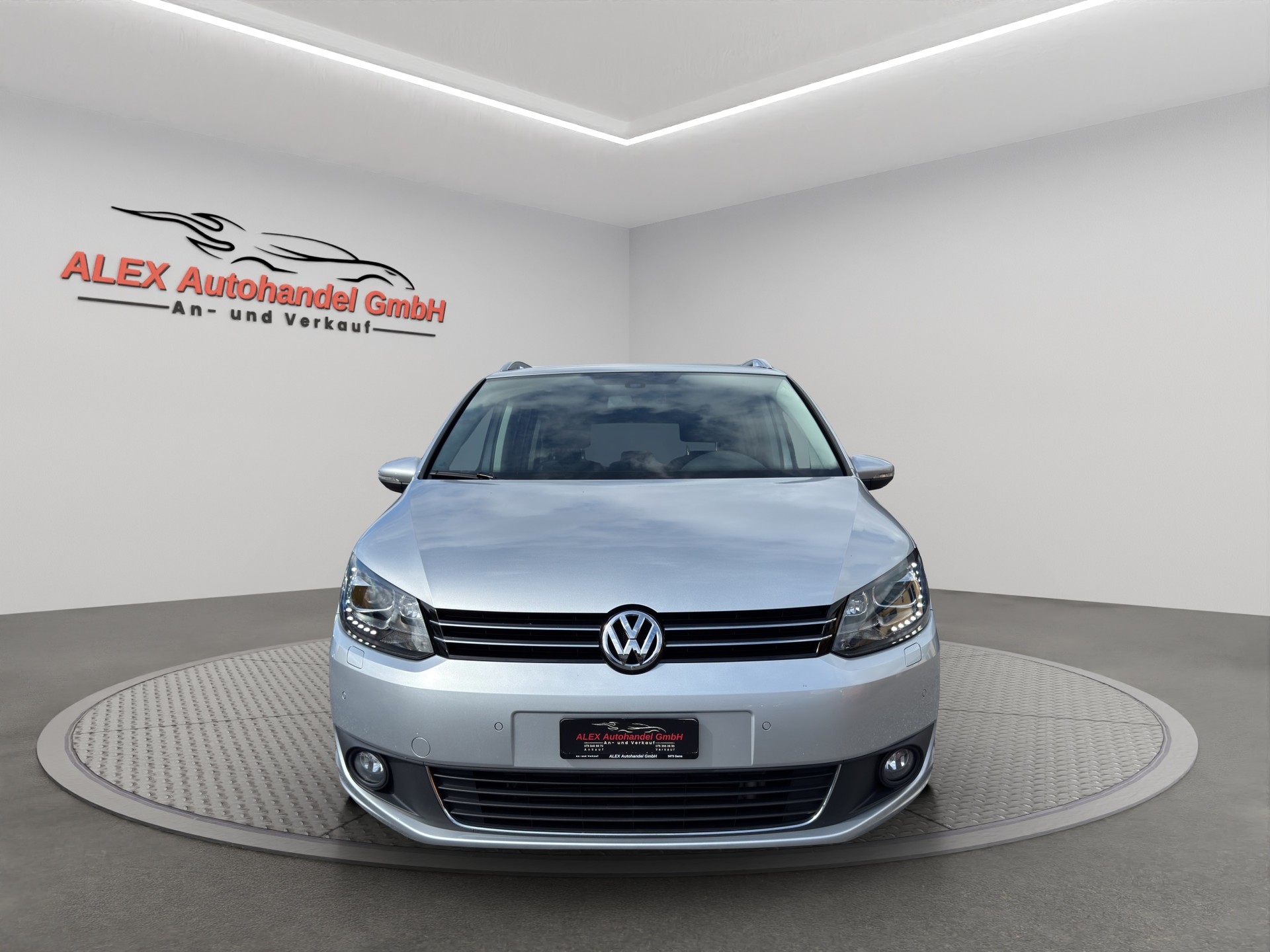 VW Touran 2.0 TDI Comfortline DSG 7-Plätzer (Kredit möglich!)-image-1