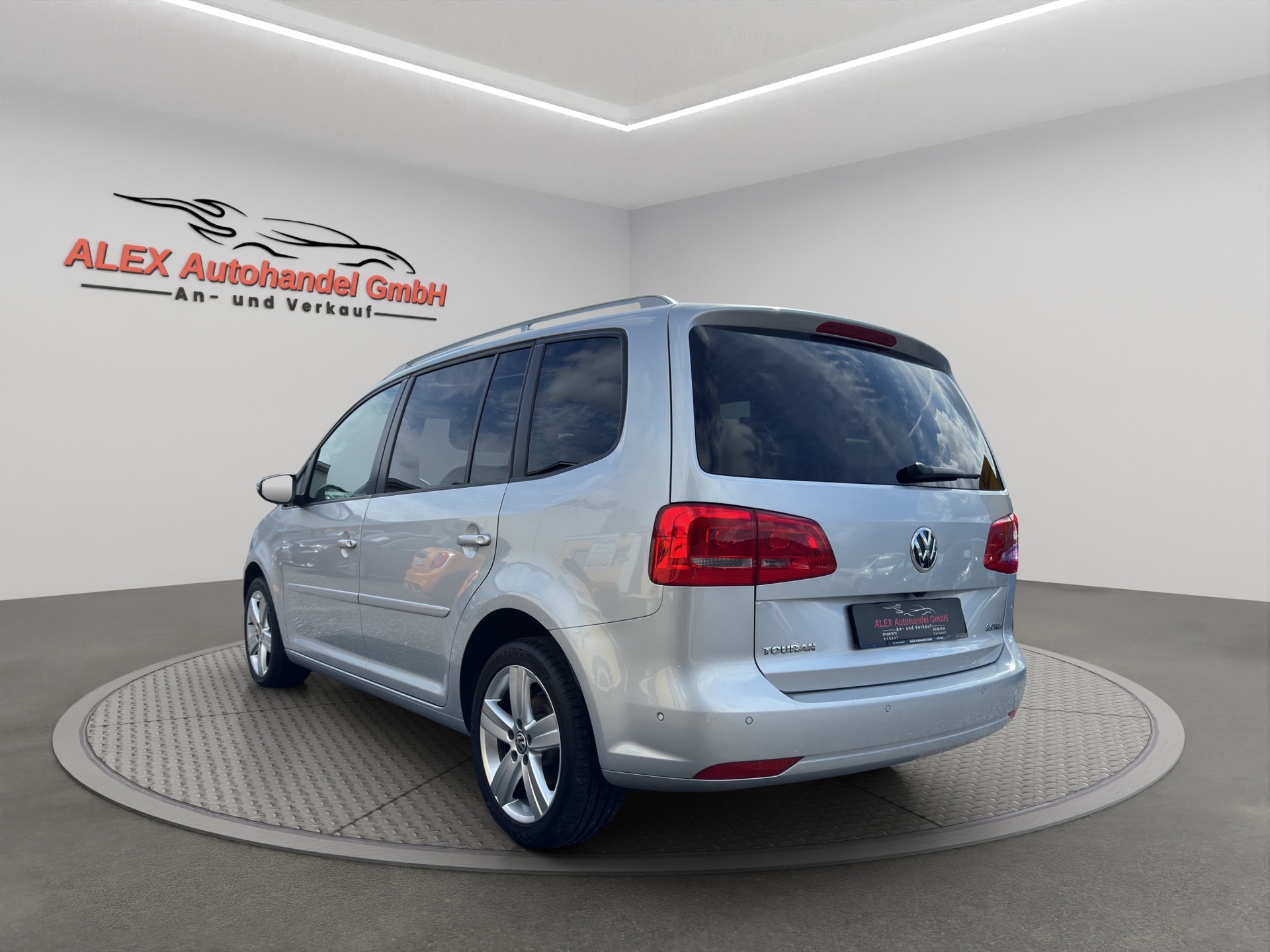 VW Touran 2.0 TDI Comfortline DSG 7-Plätzer (Kredit möglich!)-image-3