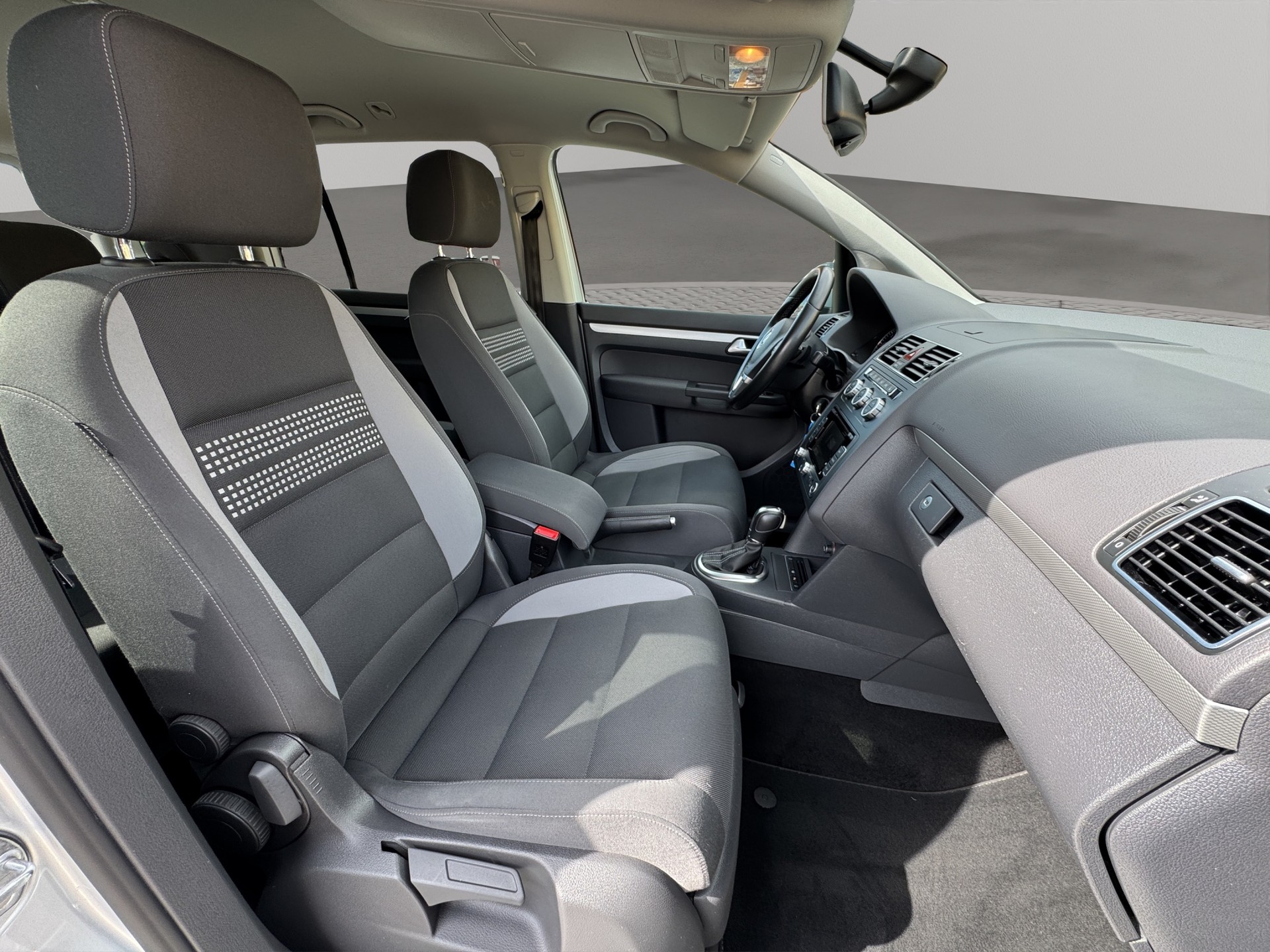VW Touran 2.0 TDI Comfortline DSG 7-Plätzer (Kredit möglich!)-image-11