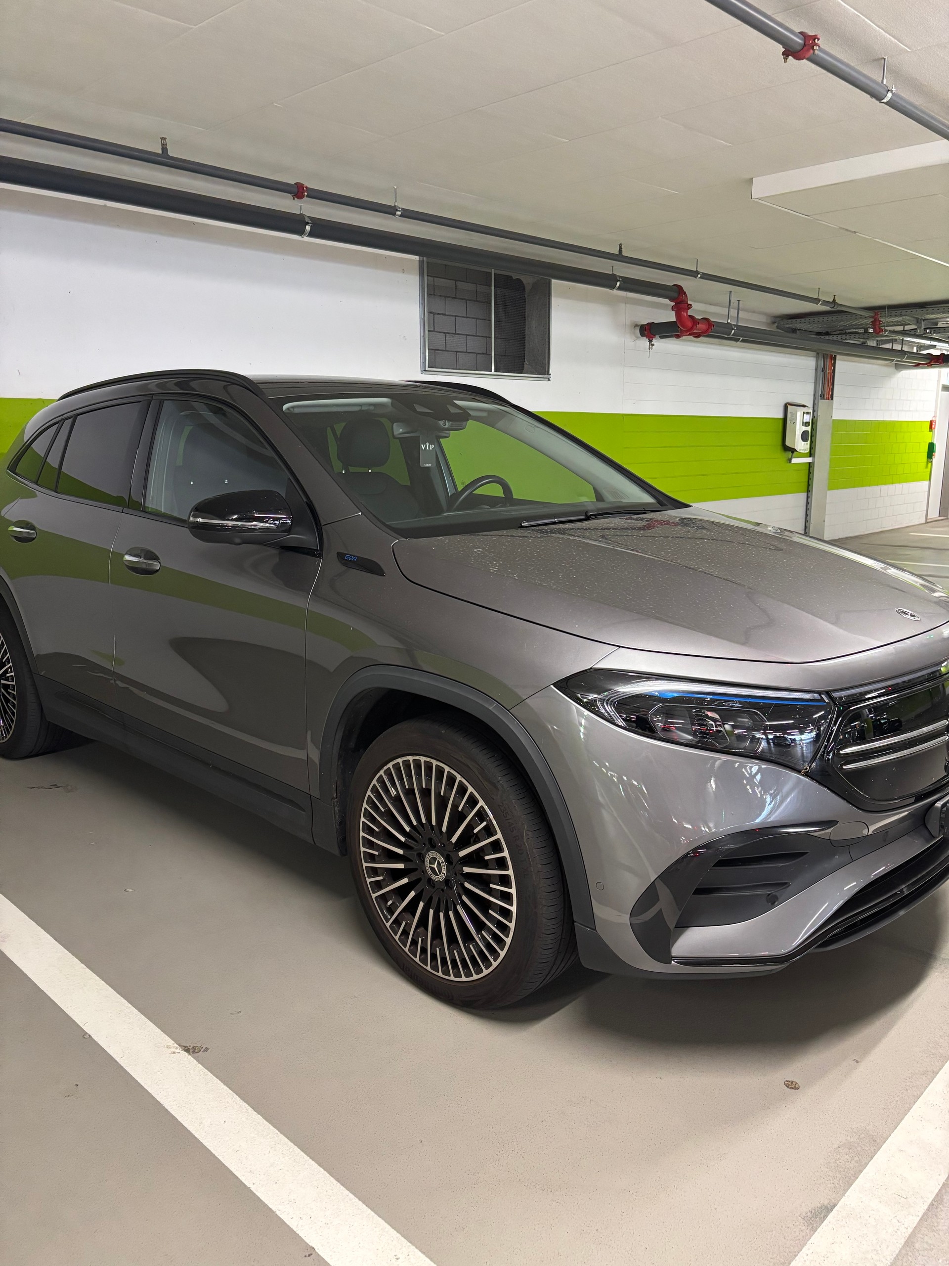 MERCEDES-BENZ EQA 350 AMG Line 4matic-image-1