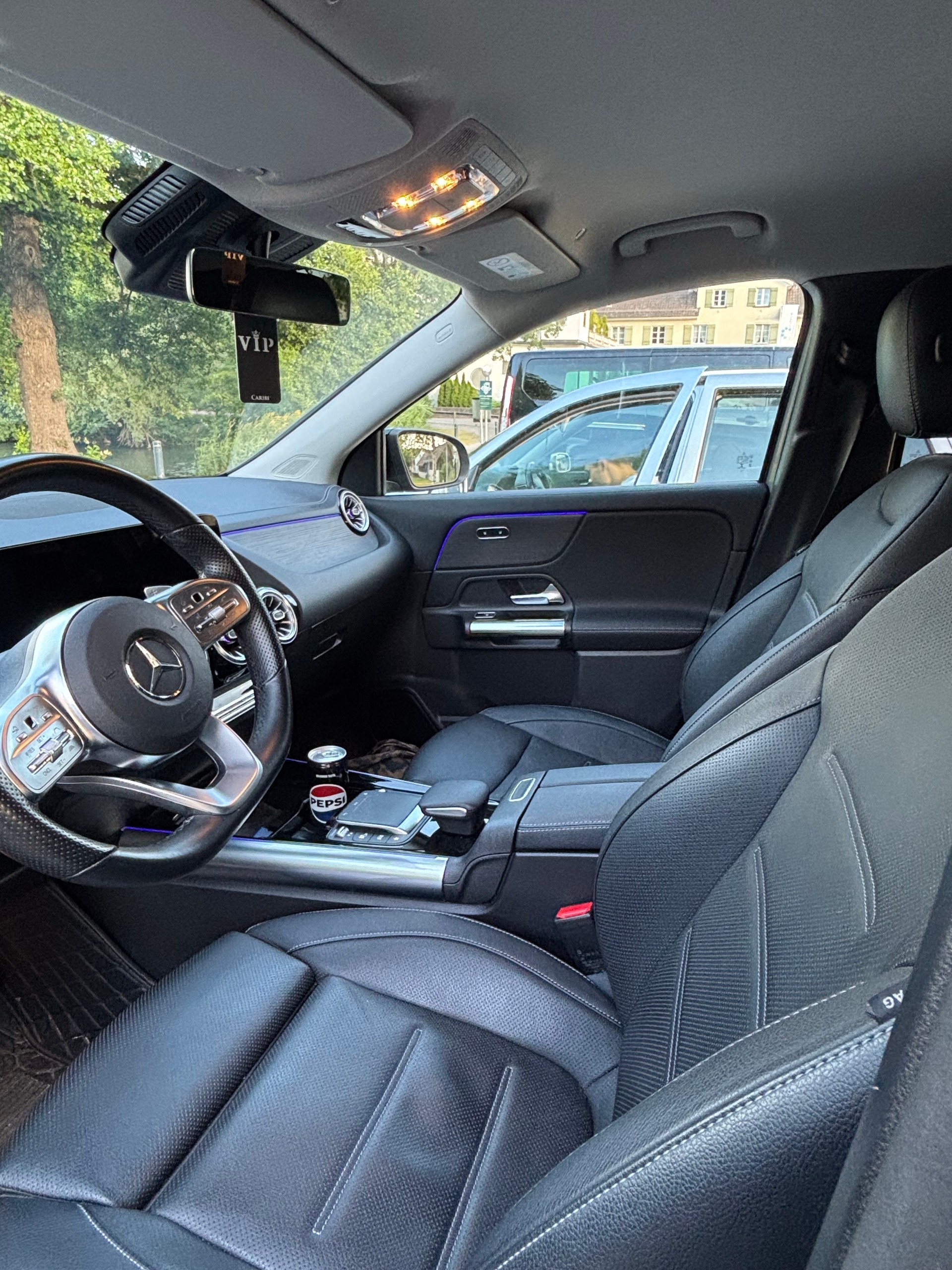 MERCEDES-BENZ EQA 350 AMG Line 4matic-image-6