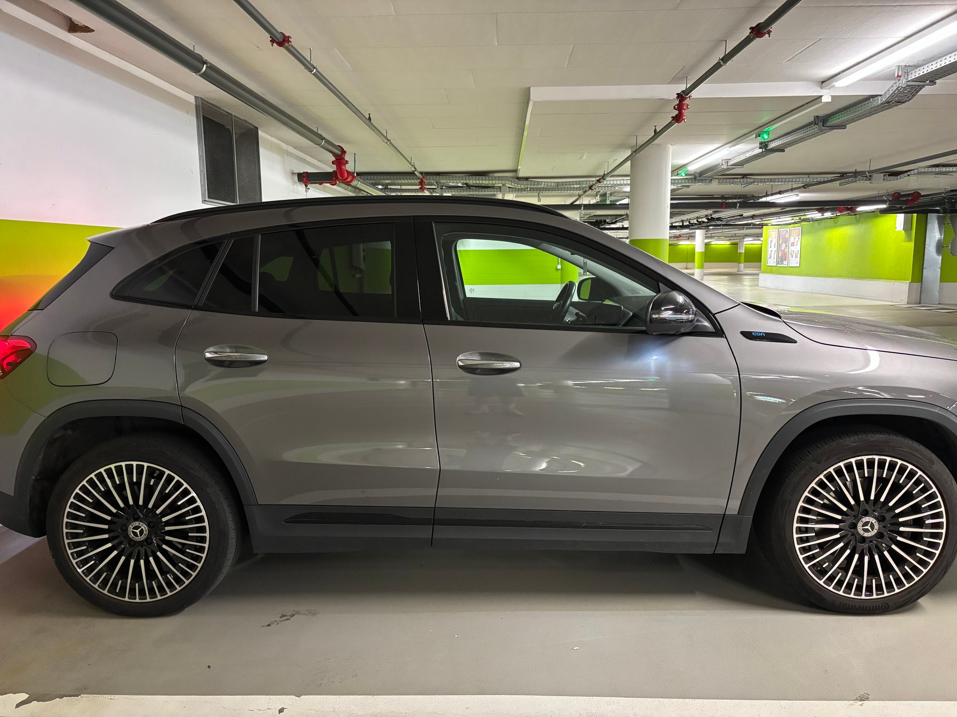 MERCEDES-BENZ EQA 350 AMG Line 4matic-image-2