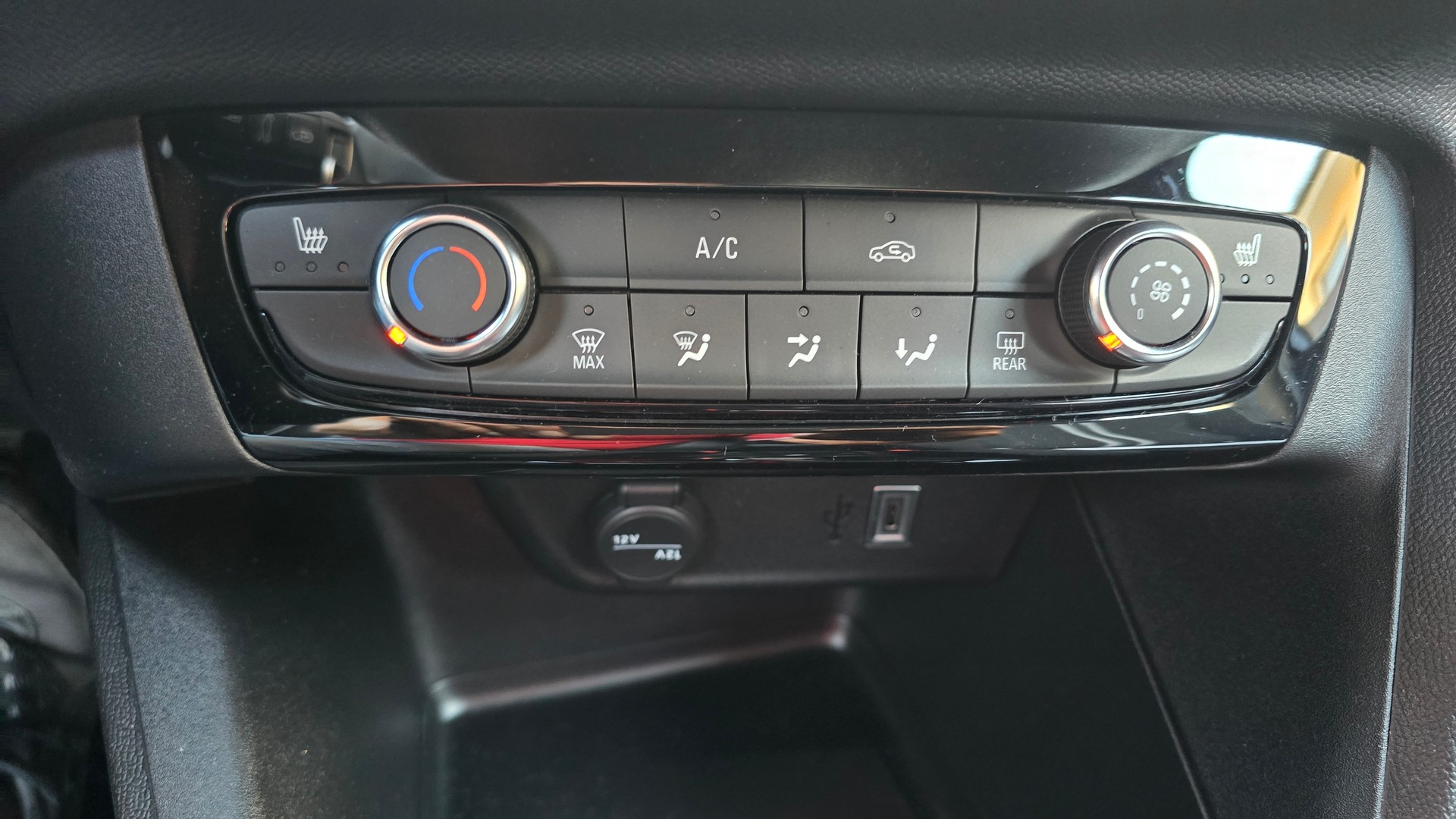 OPEL Corsa 1.2 MHEV Viva, CH Fahrzeug inkl Winterräder-image-10