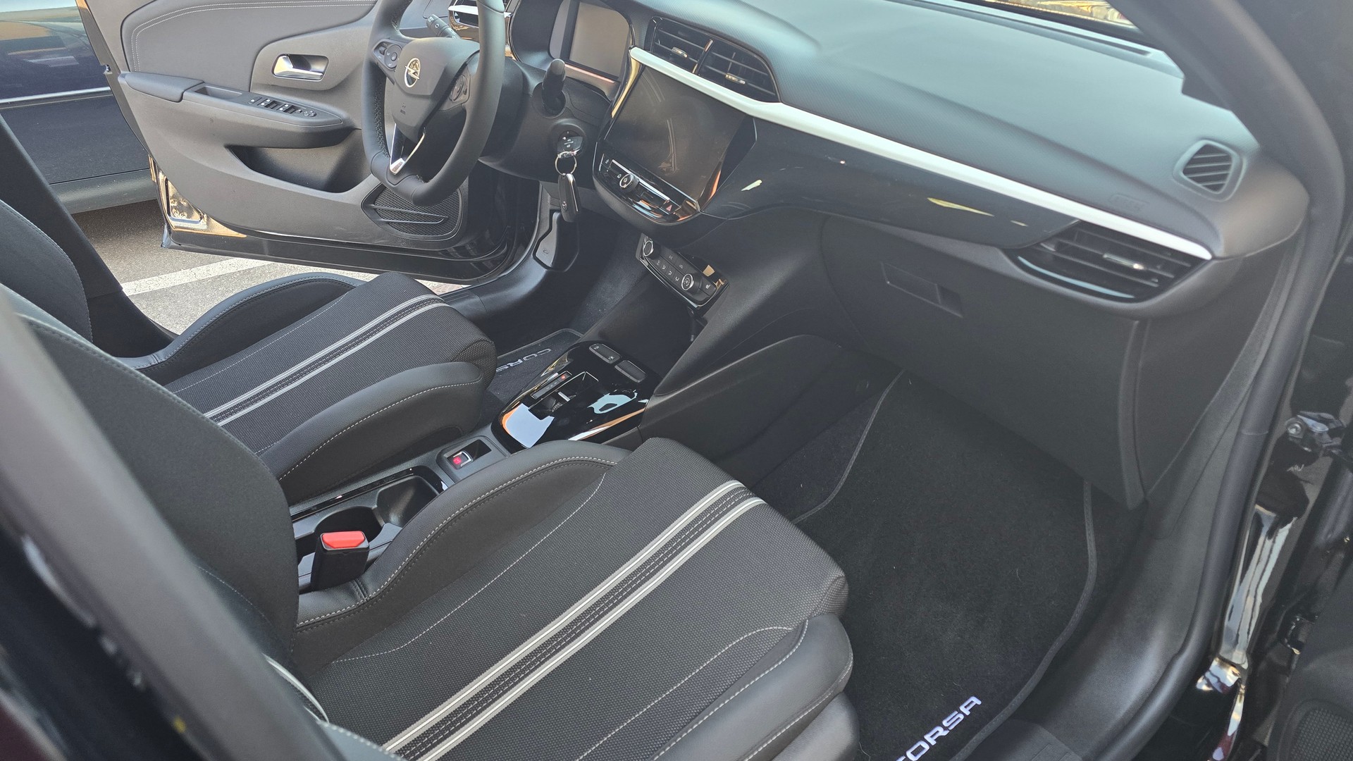 OPEL Corsa 1.2 MHEV Viva, CH Fahrzeug inkl Winterräder-image-5