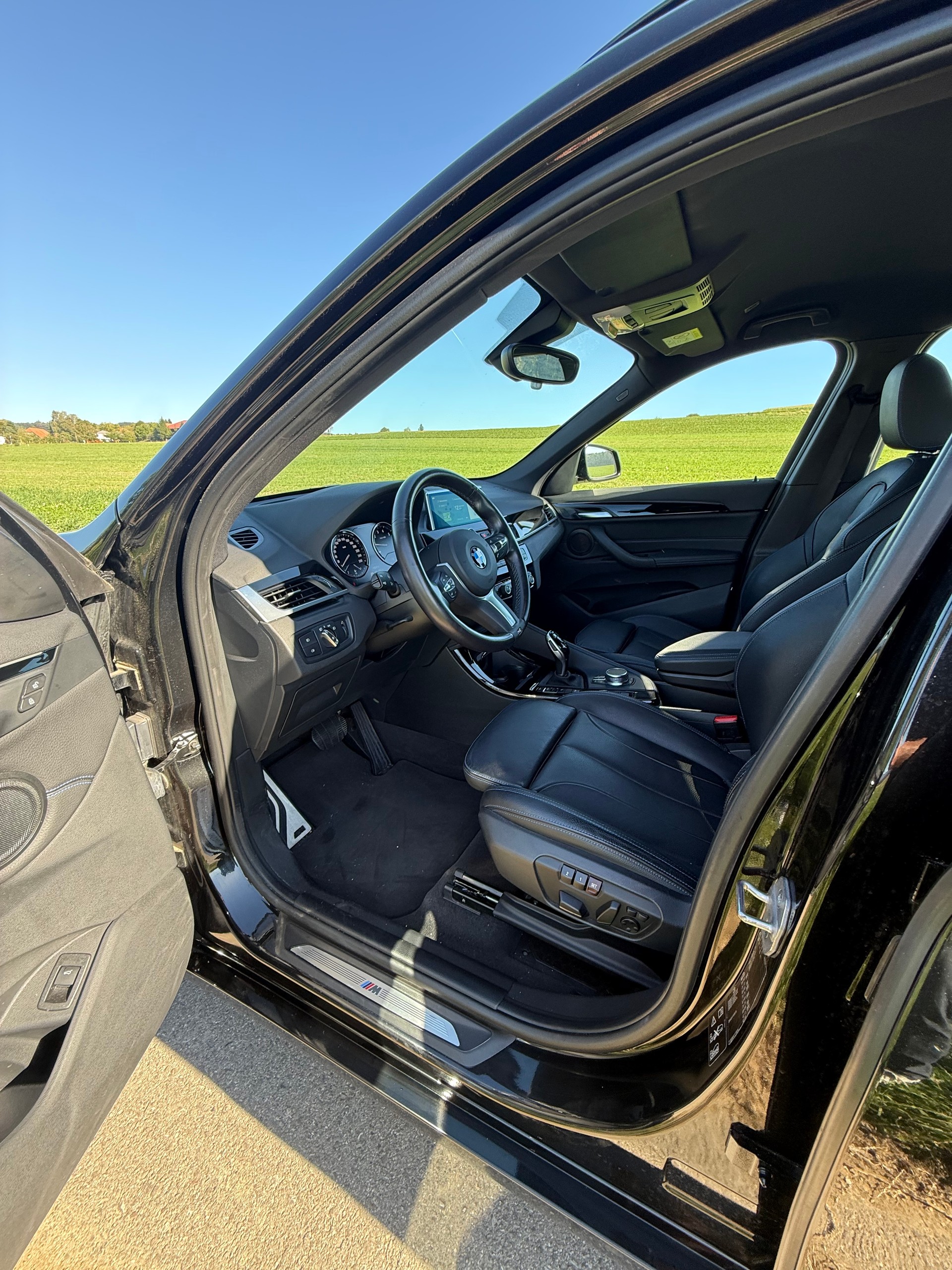 BMW X1 xDrive 20i-image-5