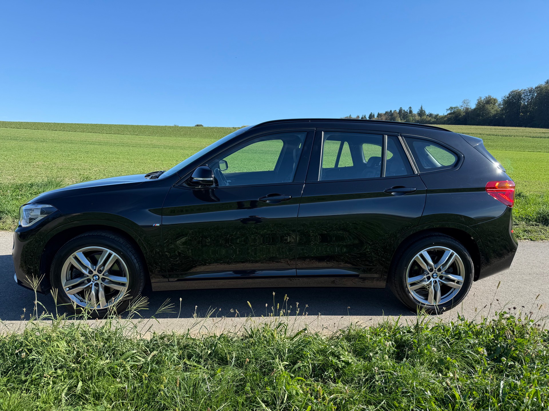 BMW X1 xDrive 20i-image-2