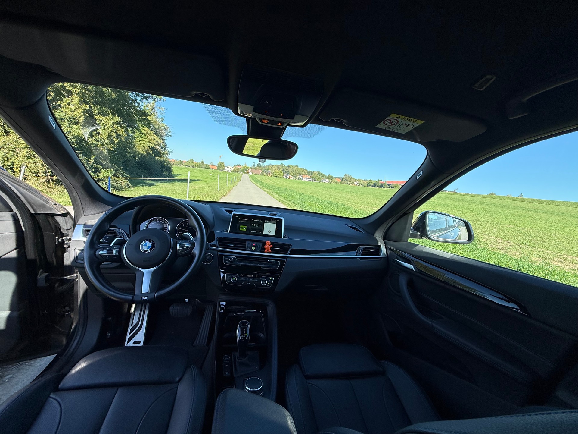BMW X1 xDrive 20i-image-8