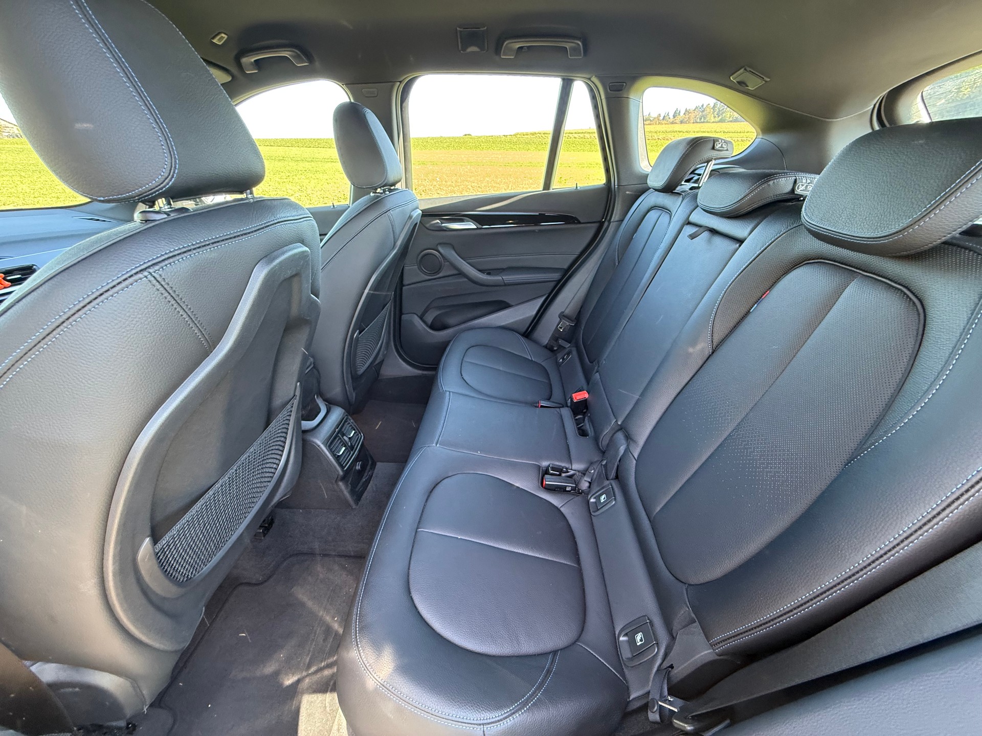 BMW X1 xDrive 20i-image-4