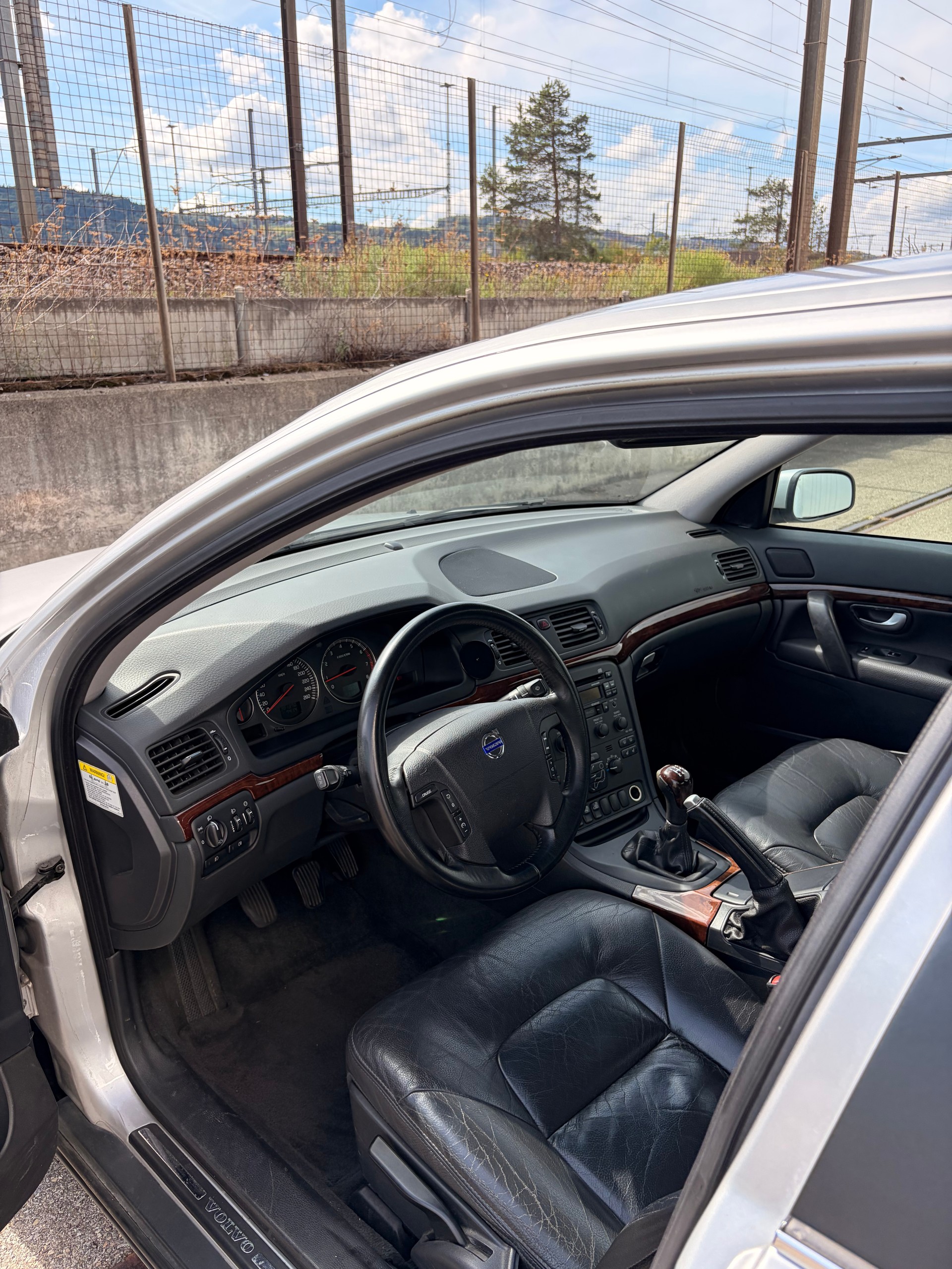 VOLVO S80-image-12