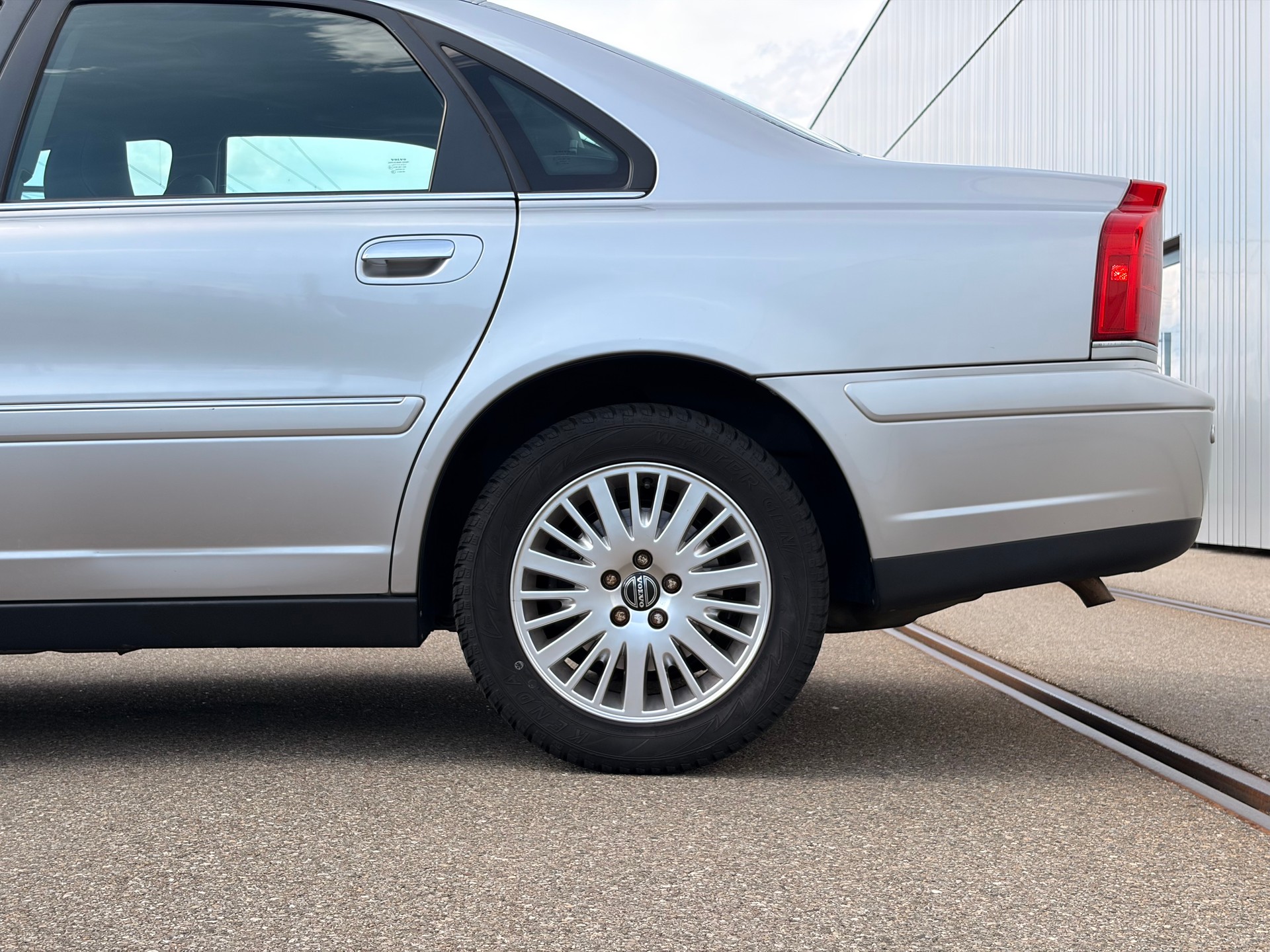 VOLVO S80-image-7