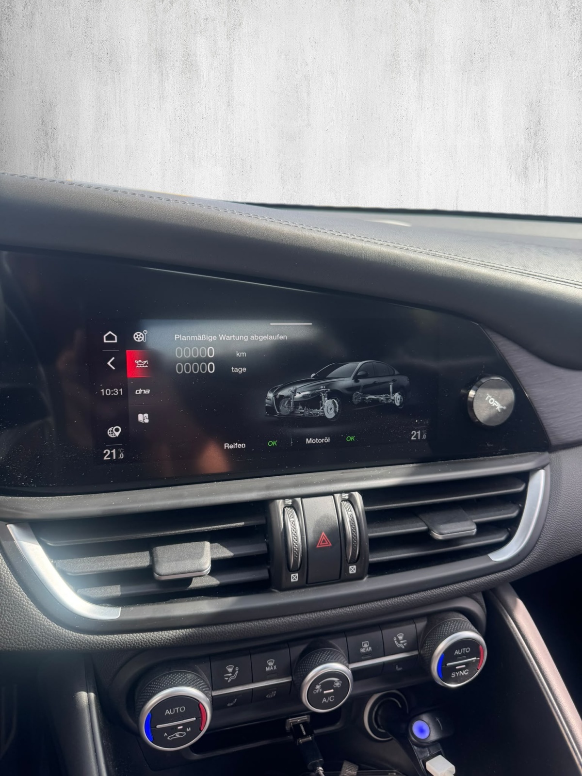 ALFA ROMEO Giulia 2.0 TI Automatic-image-11