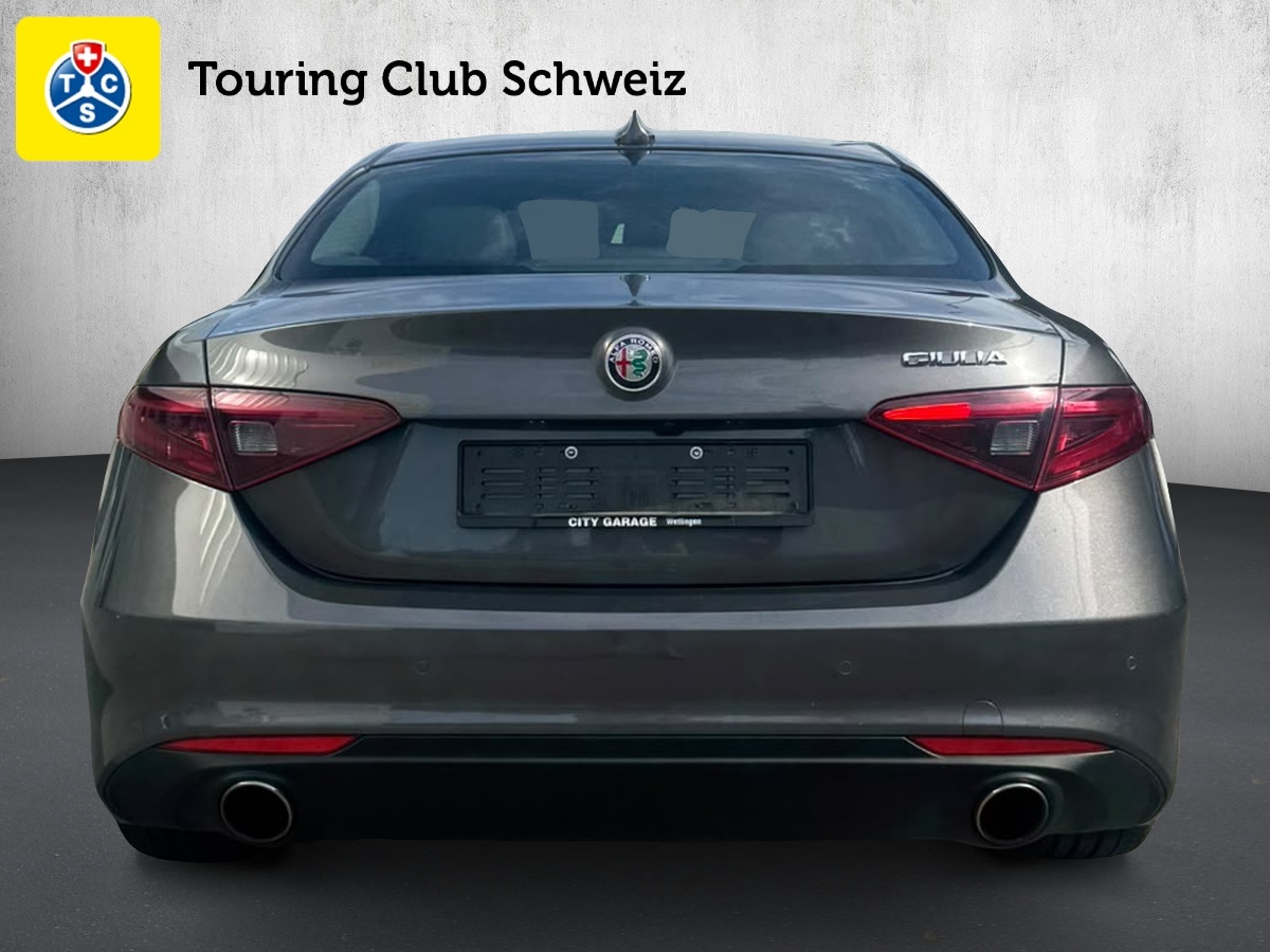 ALFA ROMEO Giulia 2.0 TI Automatic-image-5