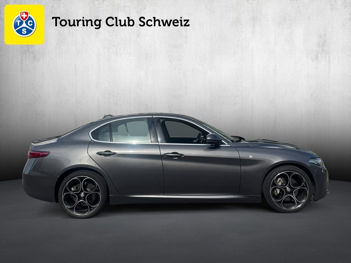 ALFA ROMEO Giulia 2.0 TI Automatic-image-3