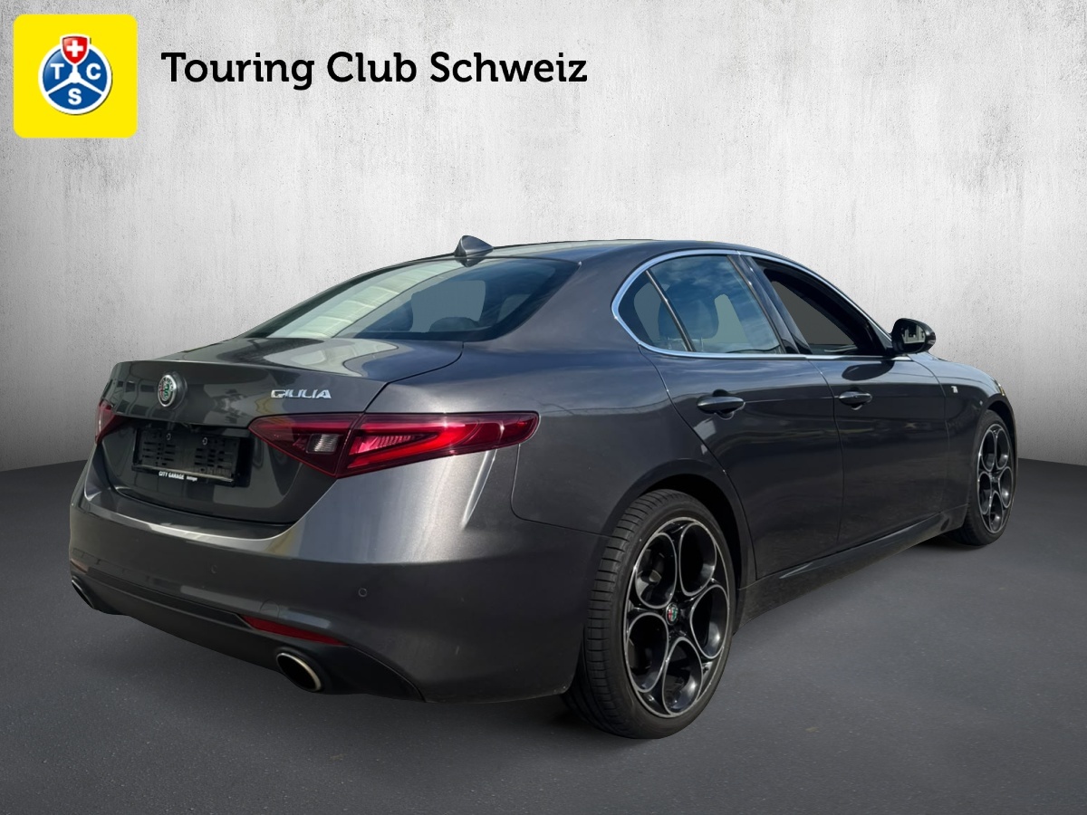 ALFA ROMEO Giulia 2.0 TI Automatic-image-4