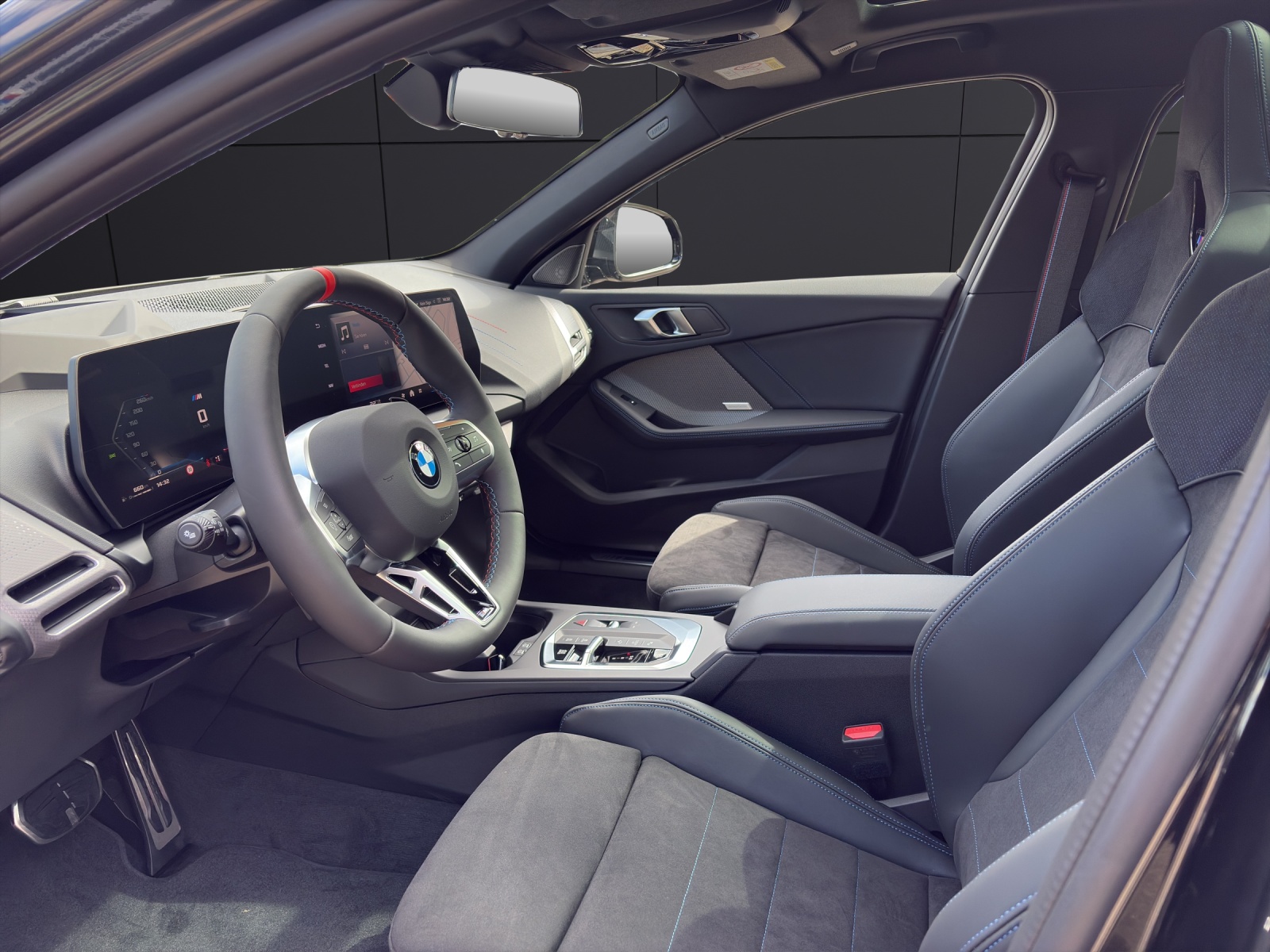 BMW M135i xDrive-image-1