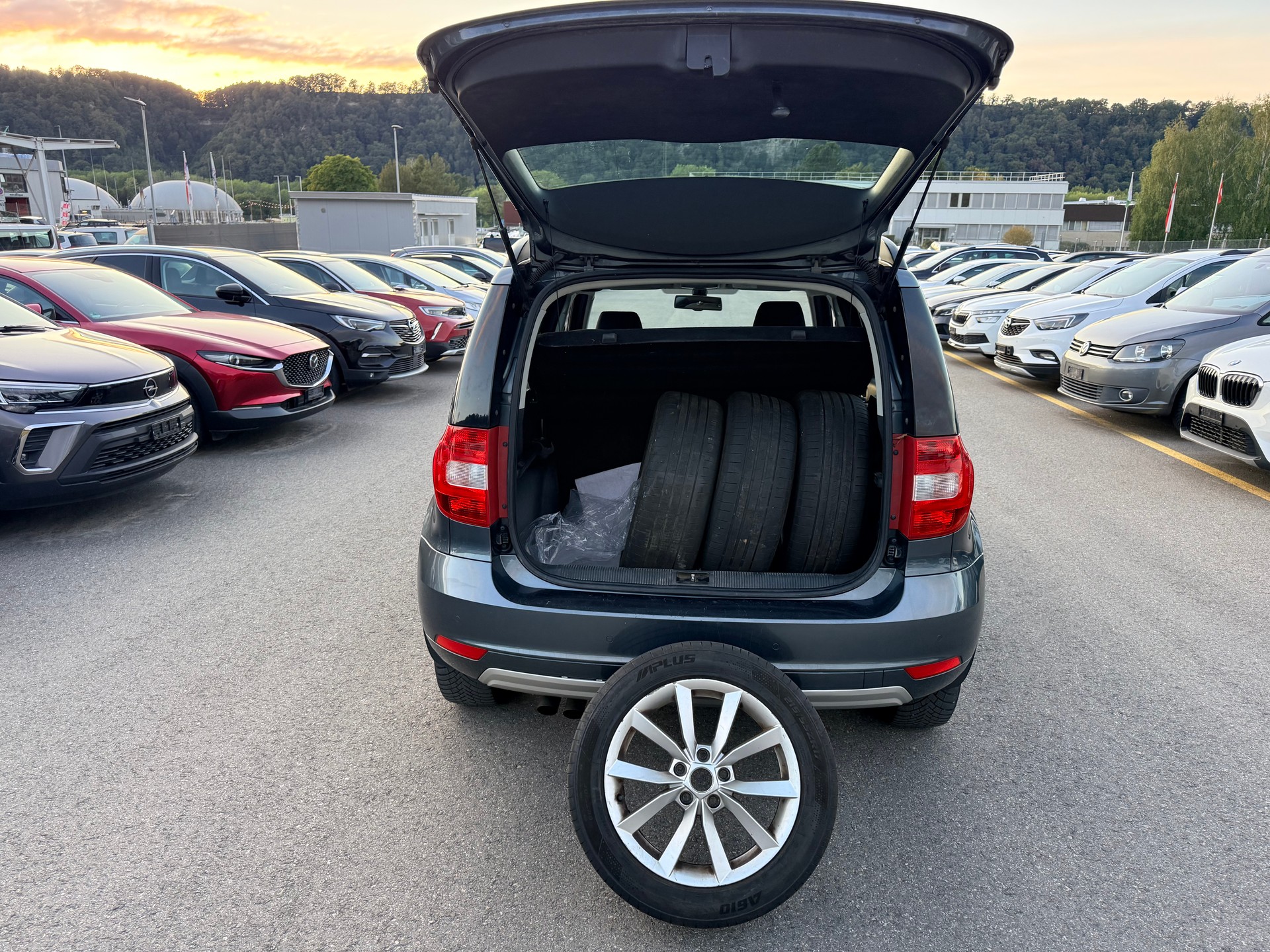 SKODA Yeti 2.0 TDI Outdoor Adventure 4x4 DSG-image-10
