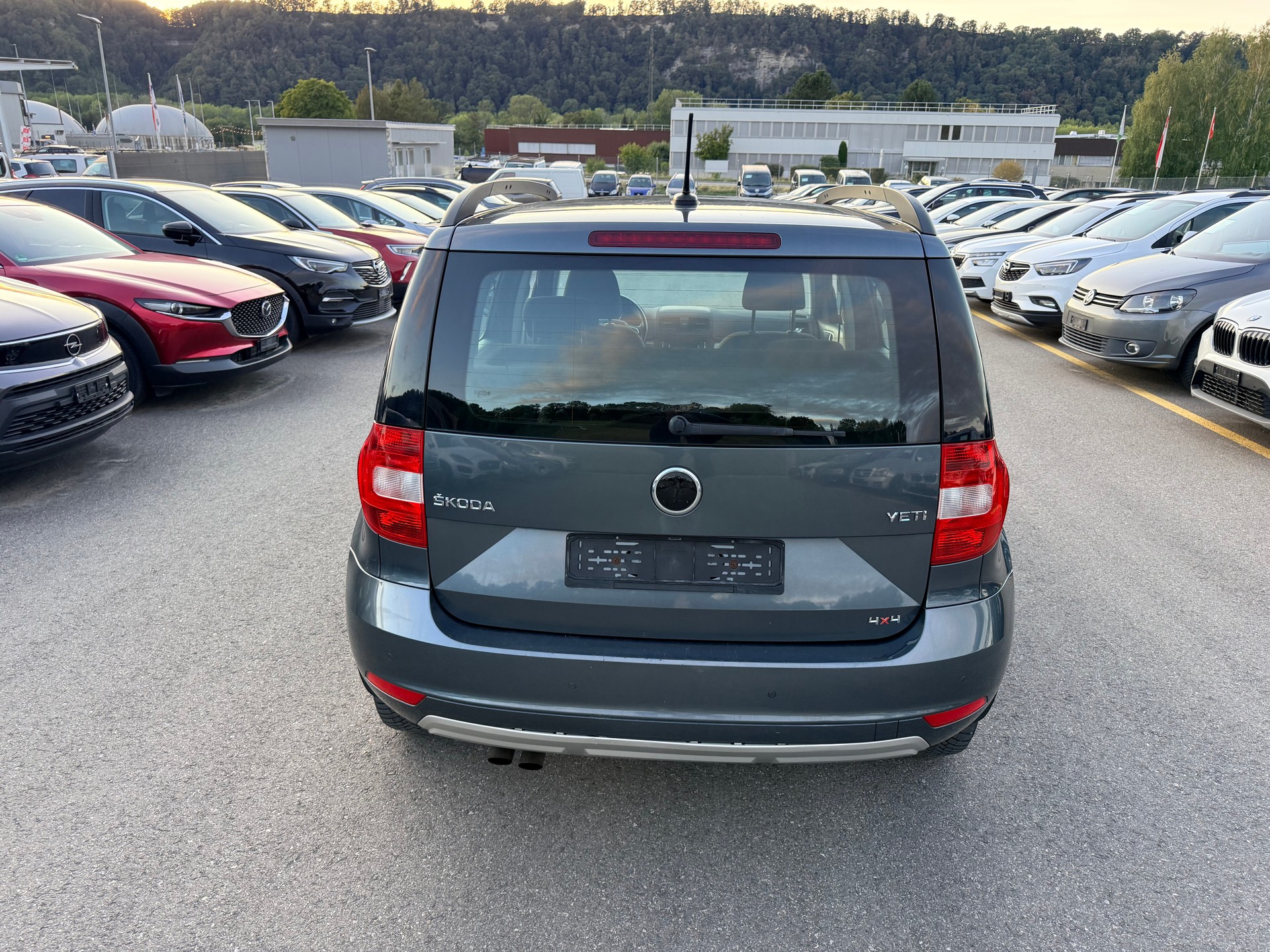 SKODA Yeti 2.0 TDI Outdoor Adventure 4x4 DSG-image-8