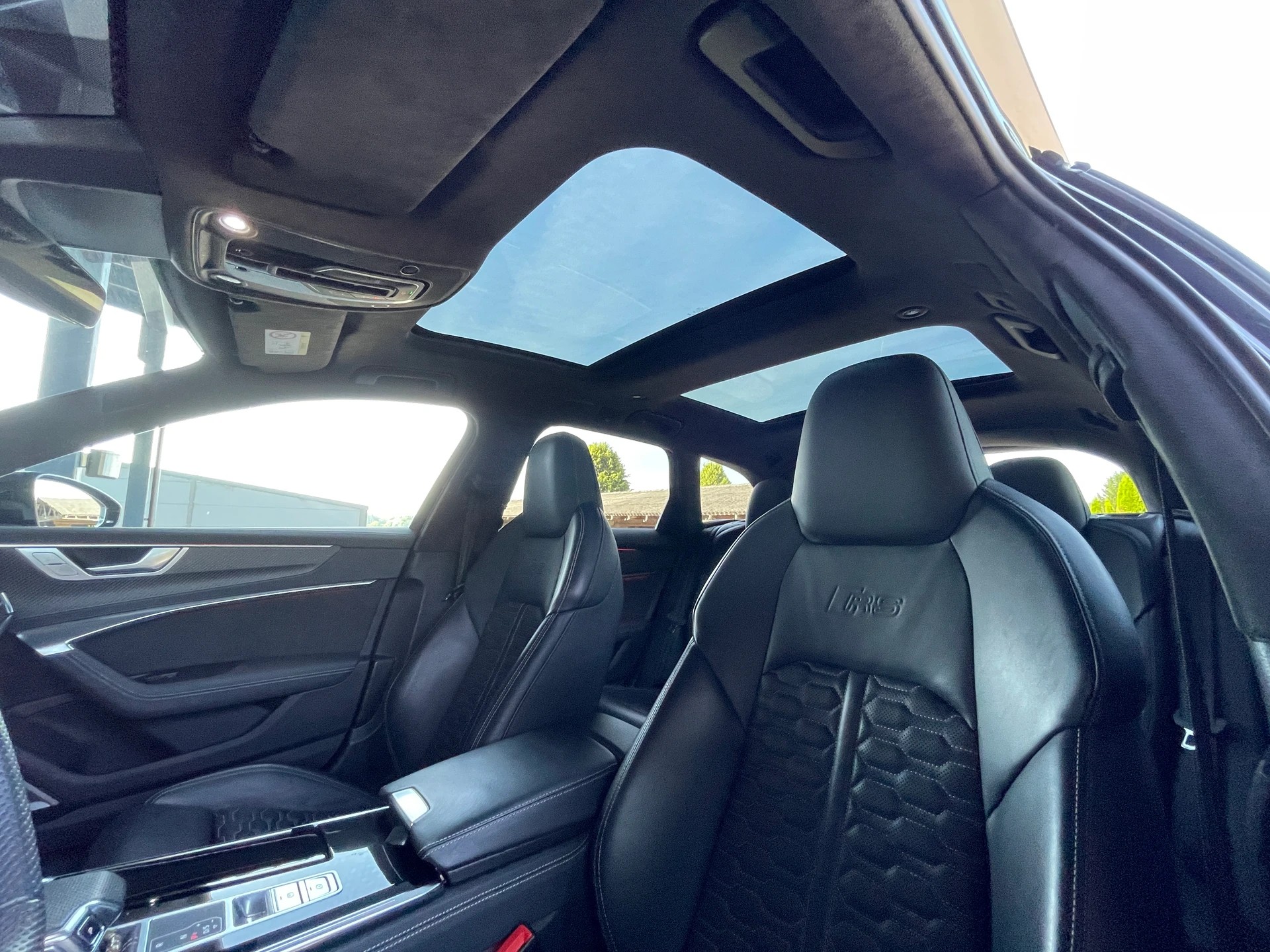 AUDI RS6 Avant 4.0 TFSI V8 quattro-image-12