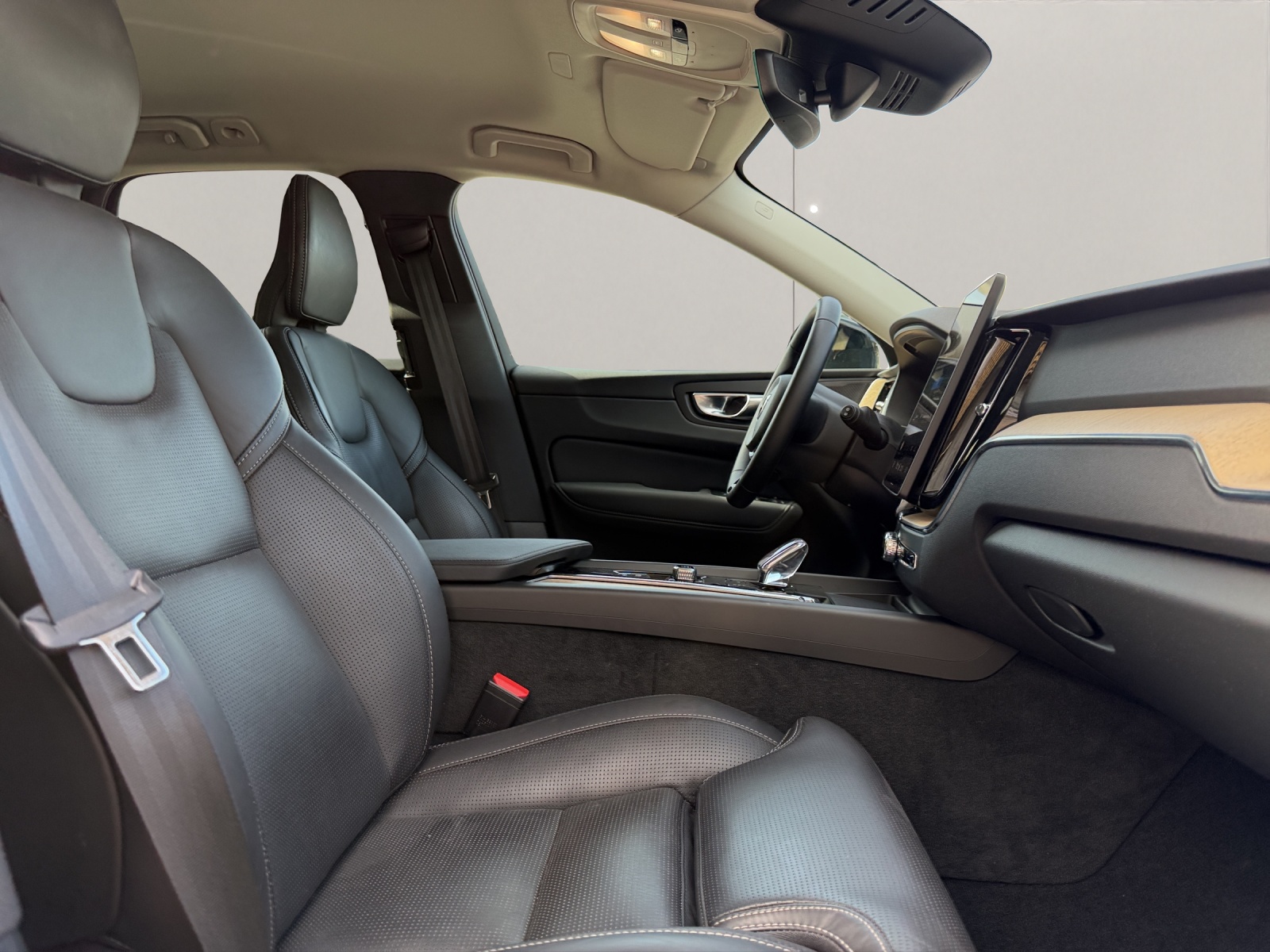 VOLVO XC60 2.0 T6 TE Plus Dark eAWD .-image-9