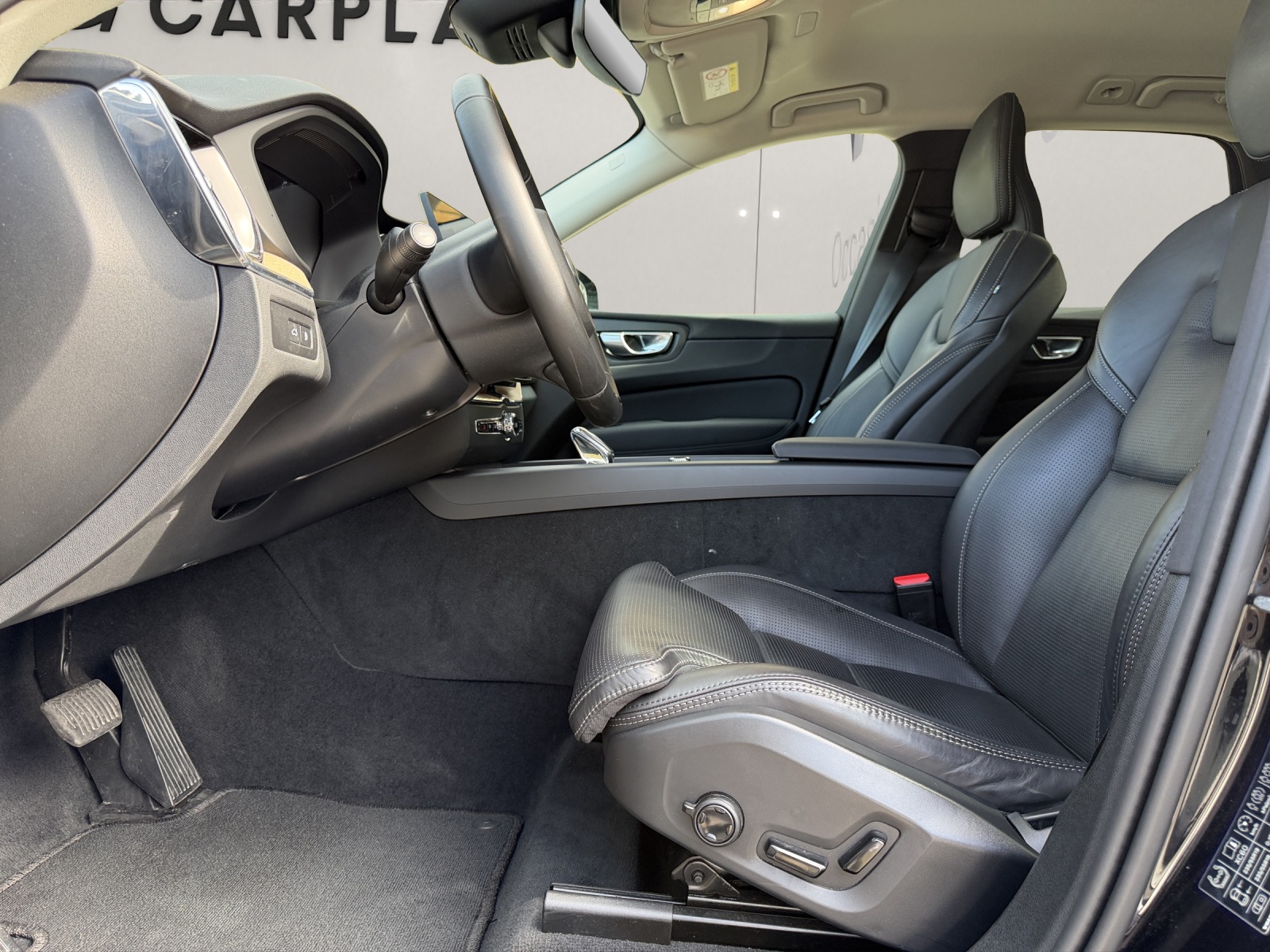 VOLVO XC60 2.0 T6 TE Plus Dark eAWD .-image-8