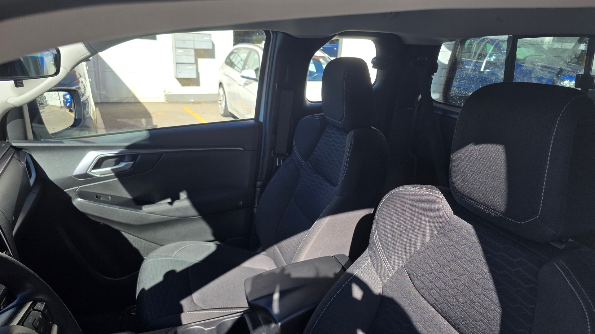 ISUZU D-MAX 1.9 SpaceCab N60BB 4x4 AT-image-9