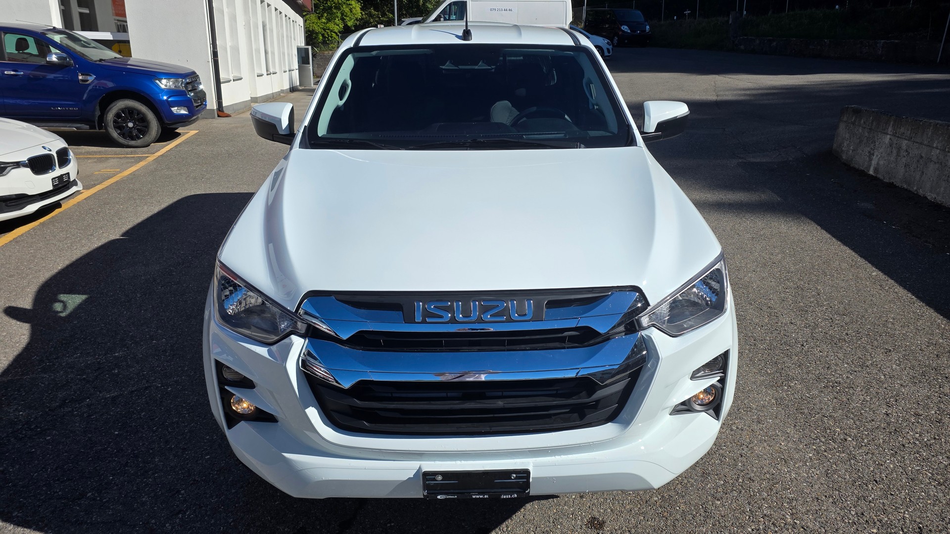 ISUZU D-MAX 1.9 SpaceCab N60BB 4x4 AT-image-1