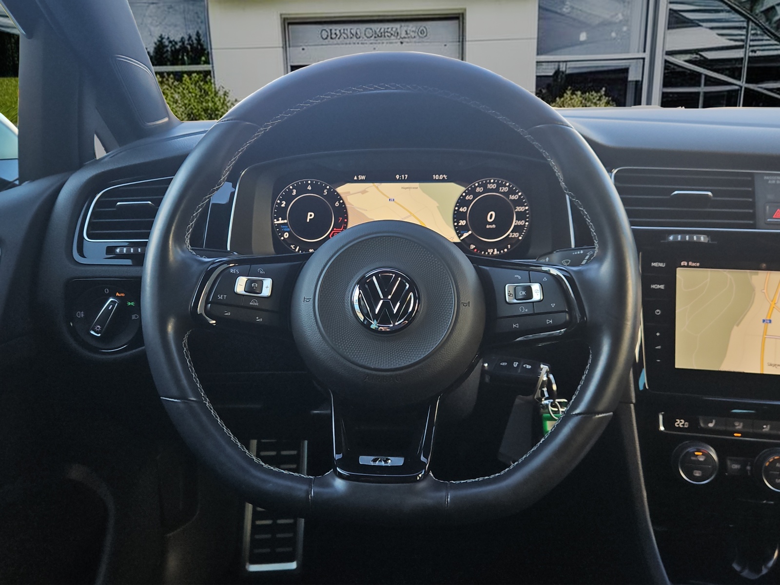 VW Golf 2.0 TSI R 4Motion DSG-image-12