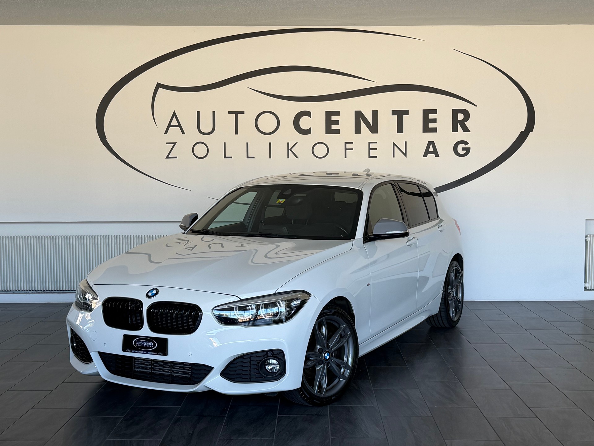 BMW 120d xDrive M Sport Steptronic-image-0