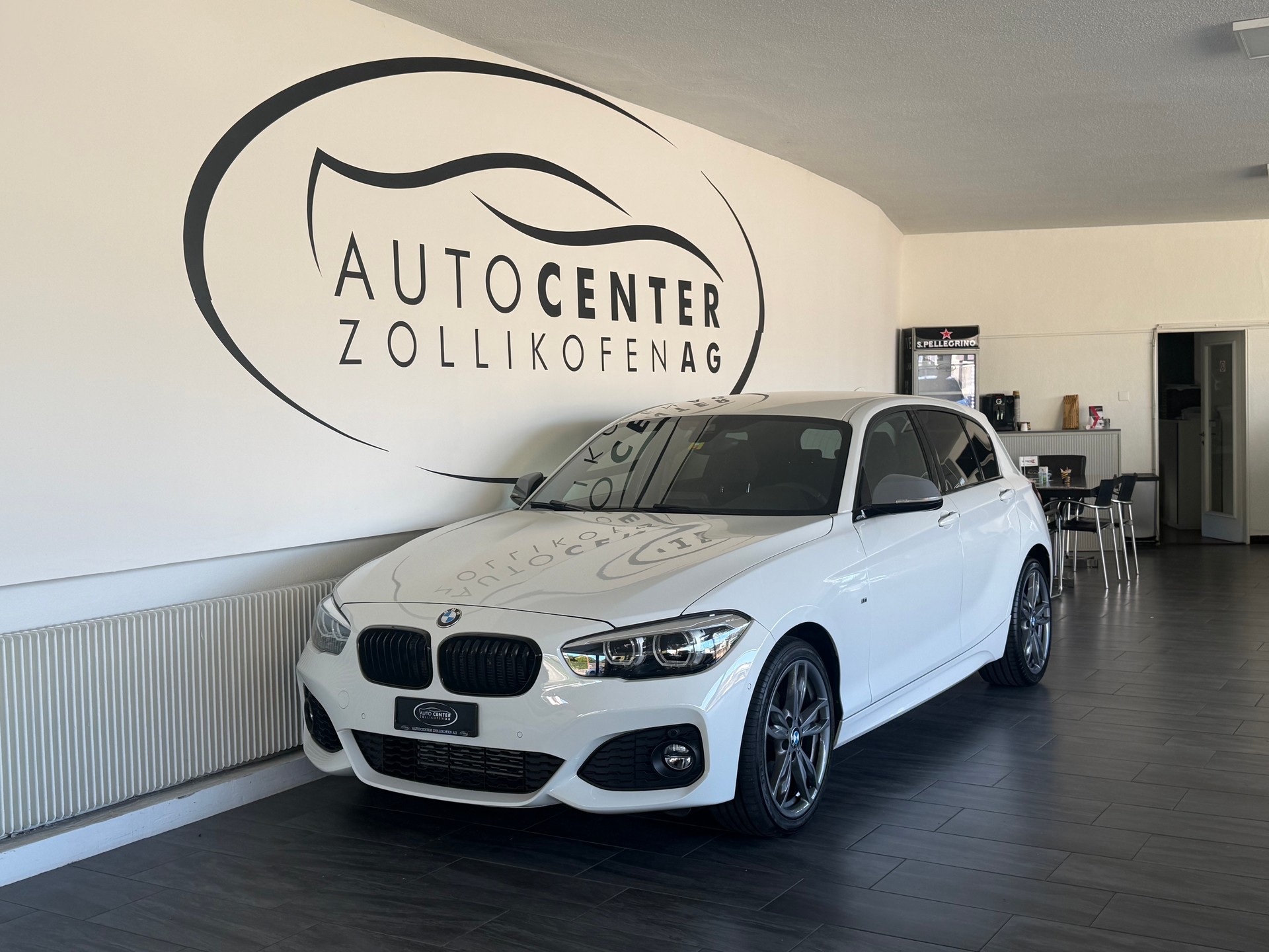 BMW 120d xDrive M Sport Steptronic-image-2