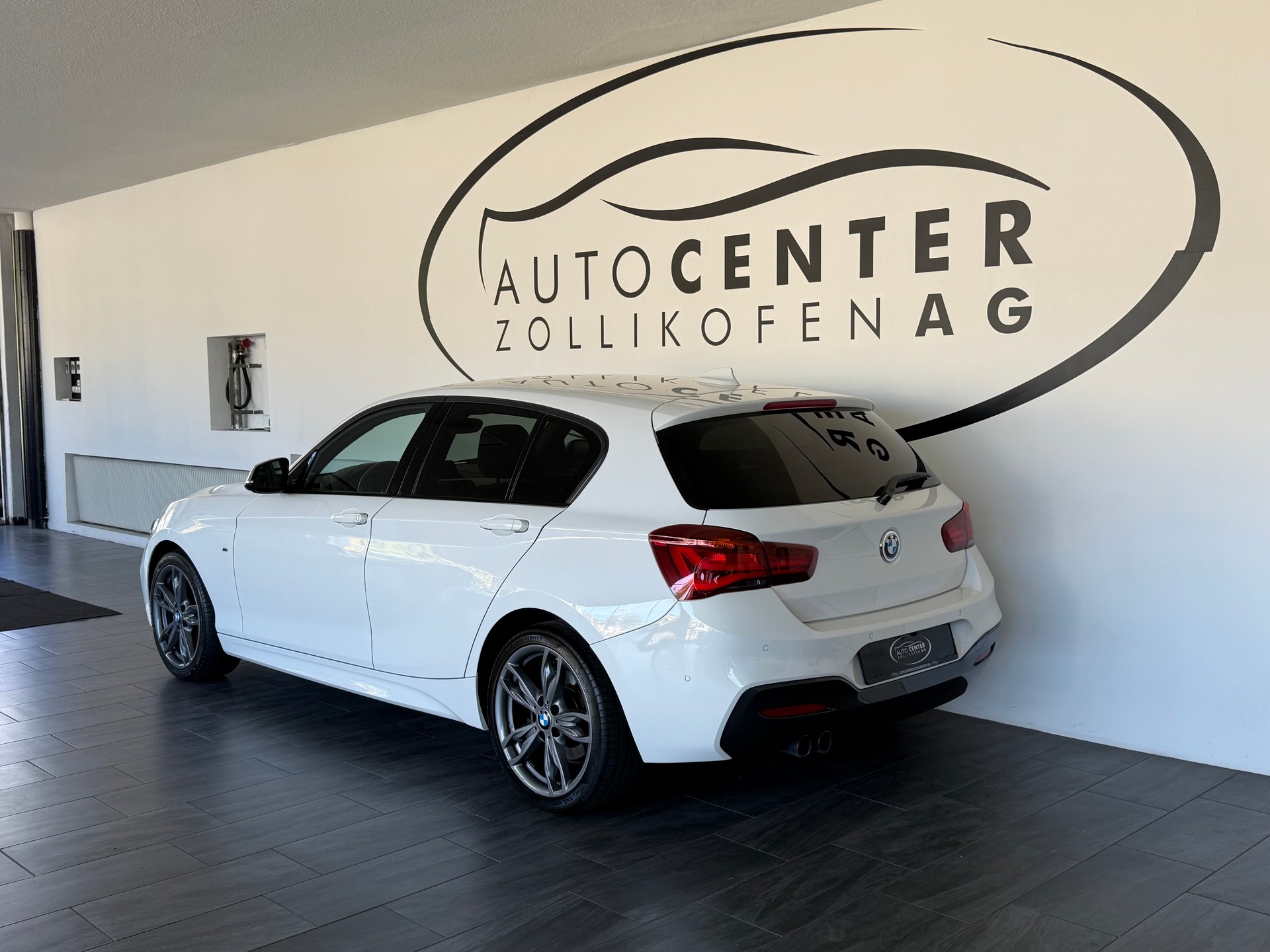 BMW 120d xDrive M Sport Steptronic-image-5