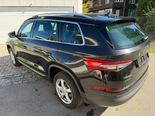 SKODA 2.0 TDI 200 Style DSG-image-3
