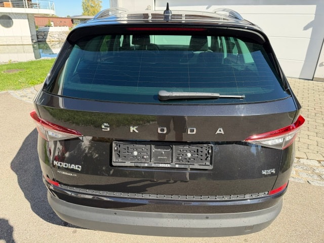 SKODA 2.0 TDI 200 Style DSG-image-2