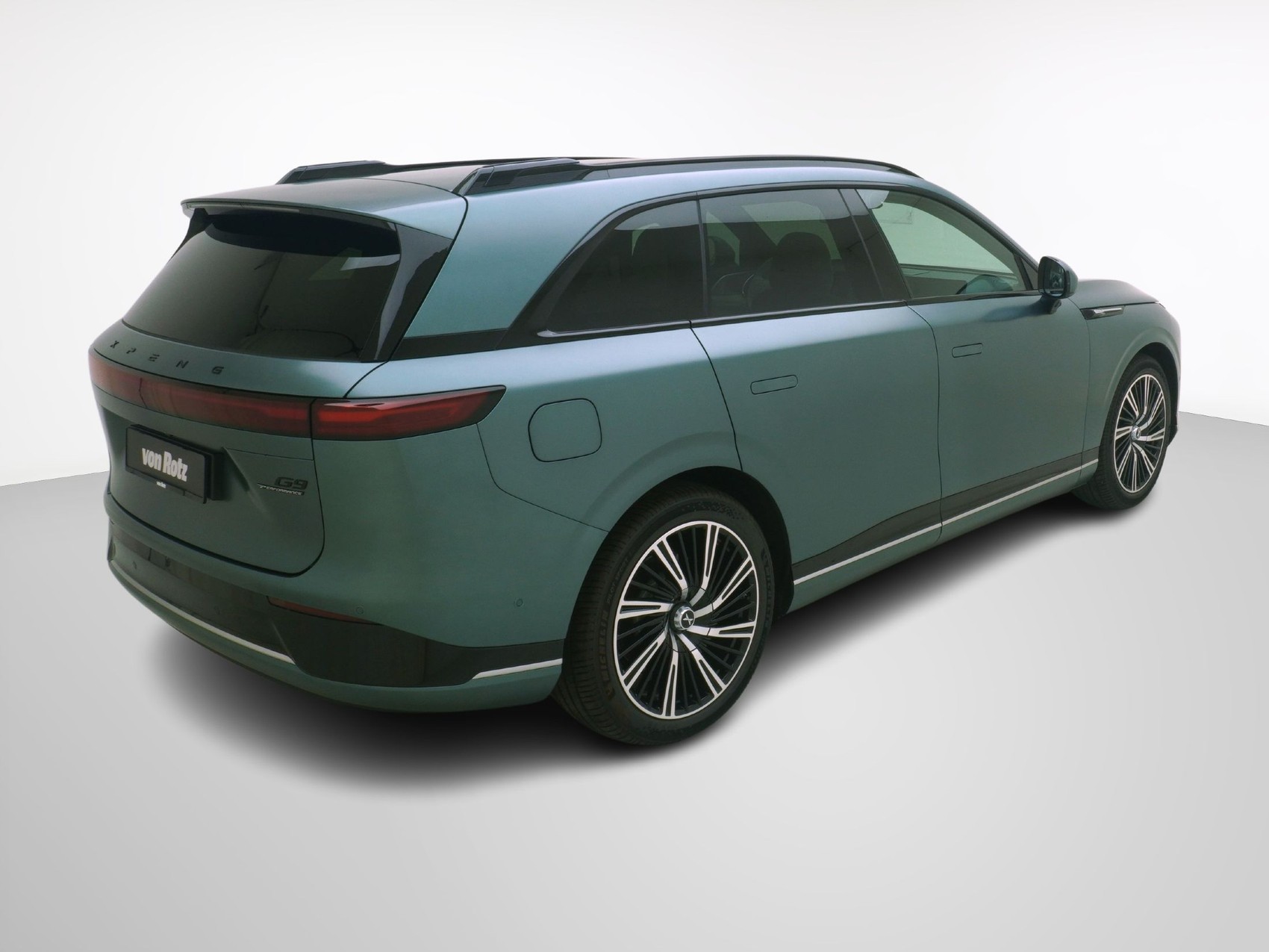 XPENG G9 Performance AWD-image-3