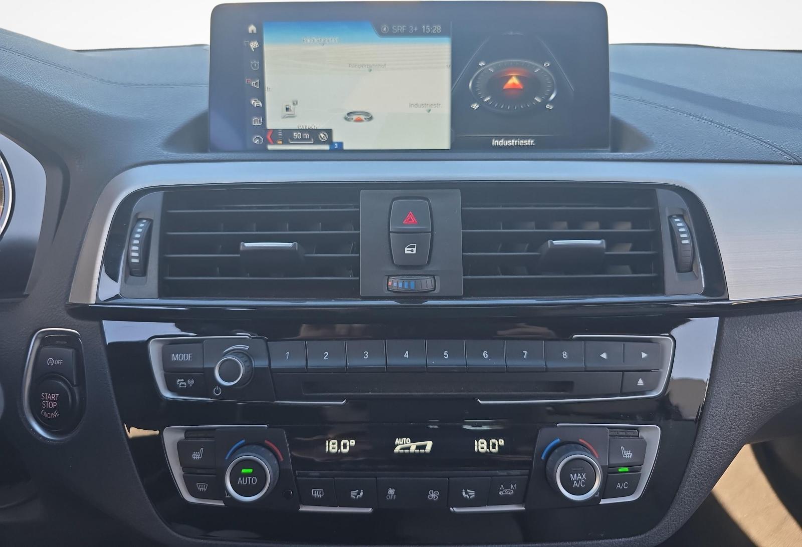 BMW 2er Reihe F23 Cabrio M240i xDrive SAG-image-14