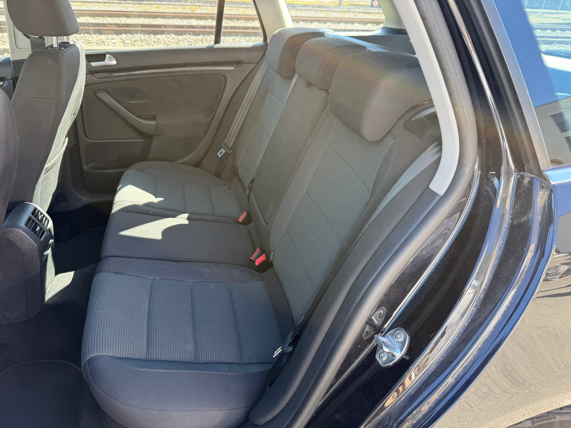 VW Golf Variant 2.0 TDI Comfortline DSG-image-9