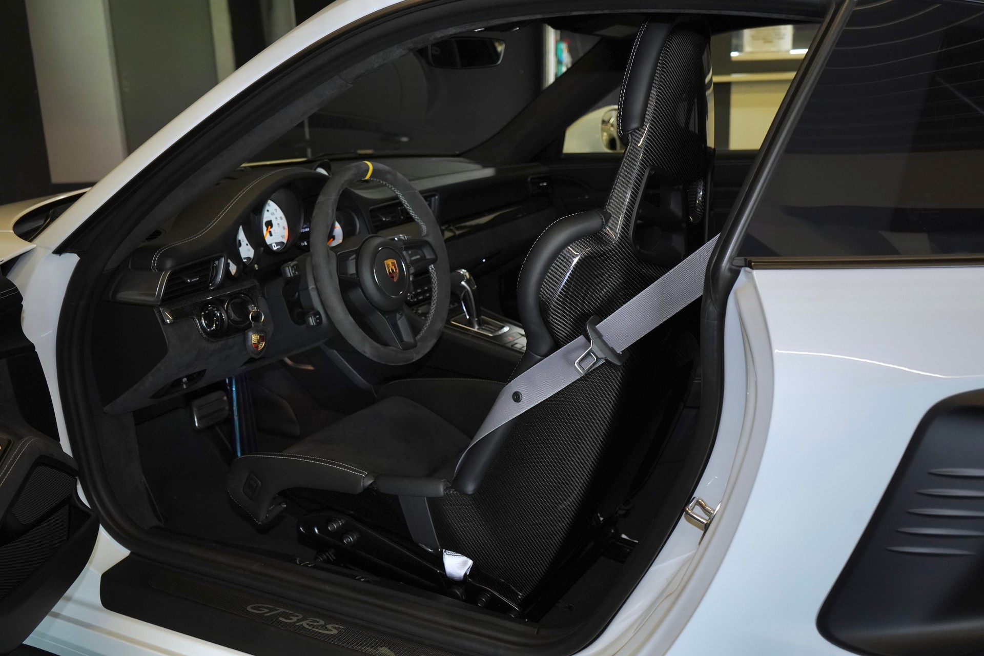 PORSCHE 911 GT3 RS PDK *Porsche Approved Garantie bis 06/2028*-image-6