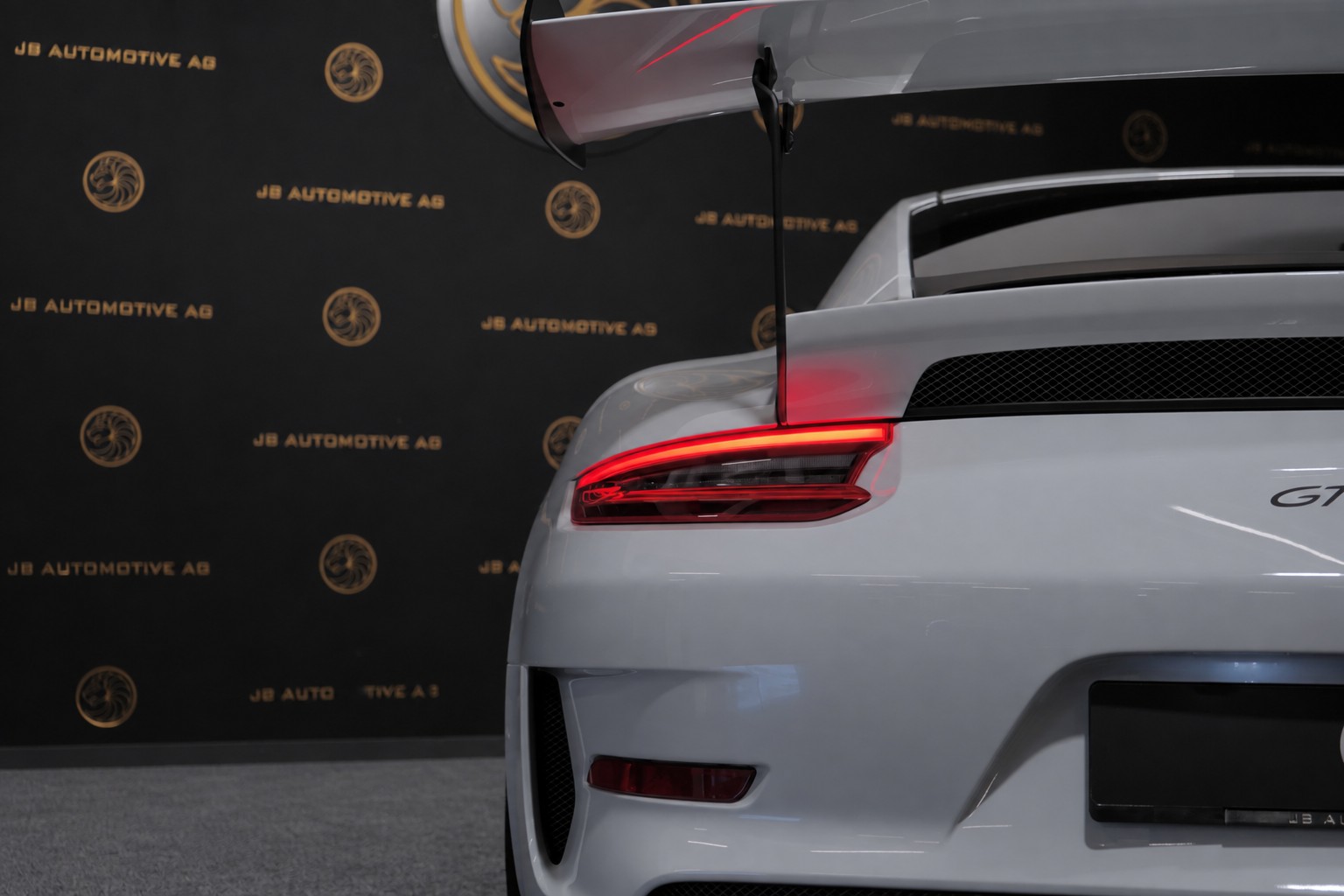 PORSCHE 911 GT3 RS PDK *Porsche Approved Garantie bis 06/2028*-image-9
