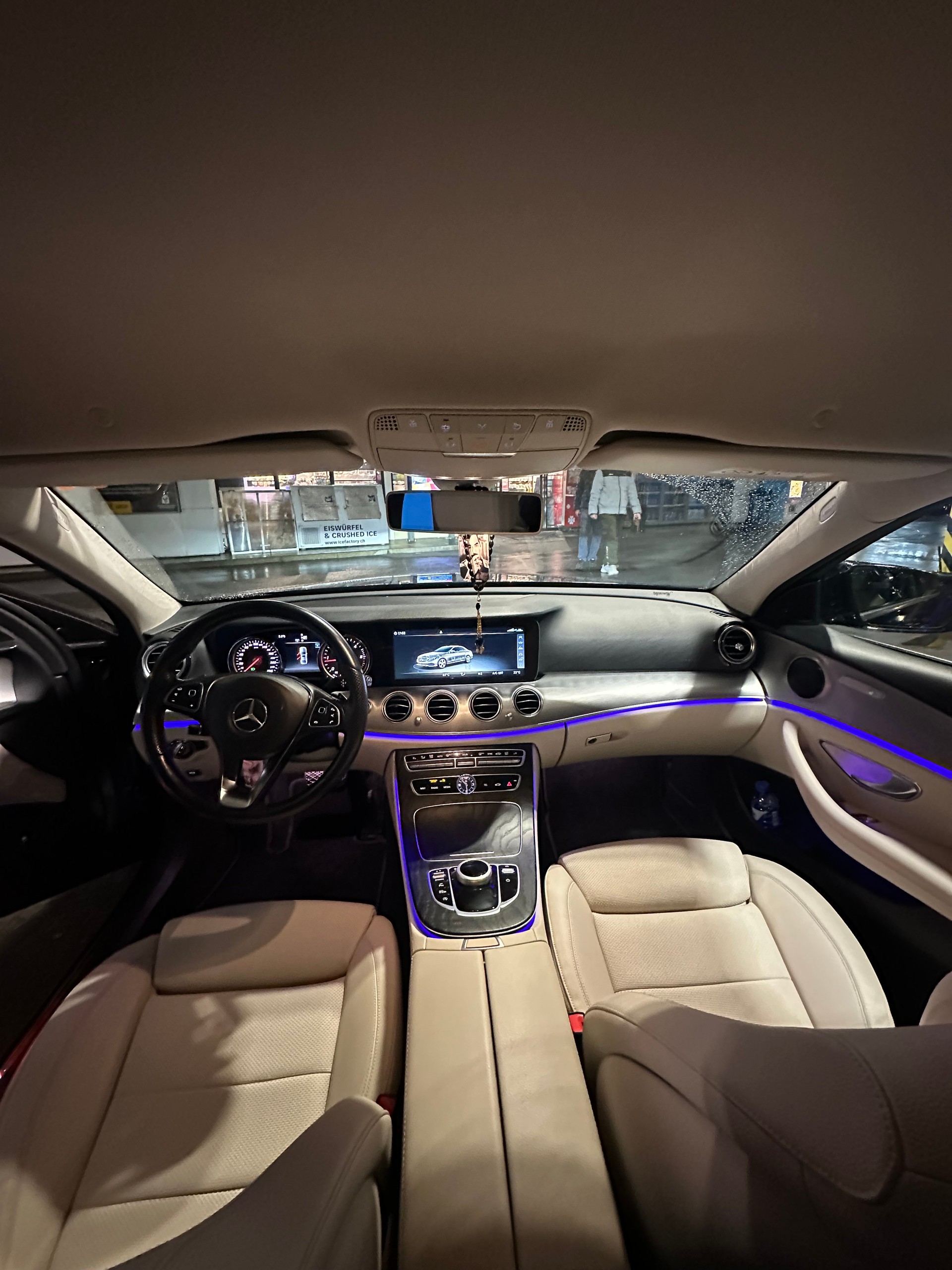MERCEDES-BENZ E 220 d Avantgarde-image-3