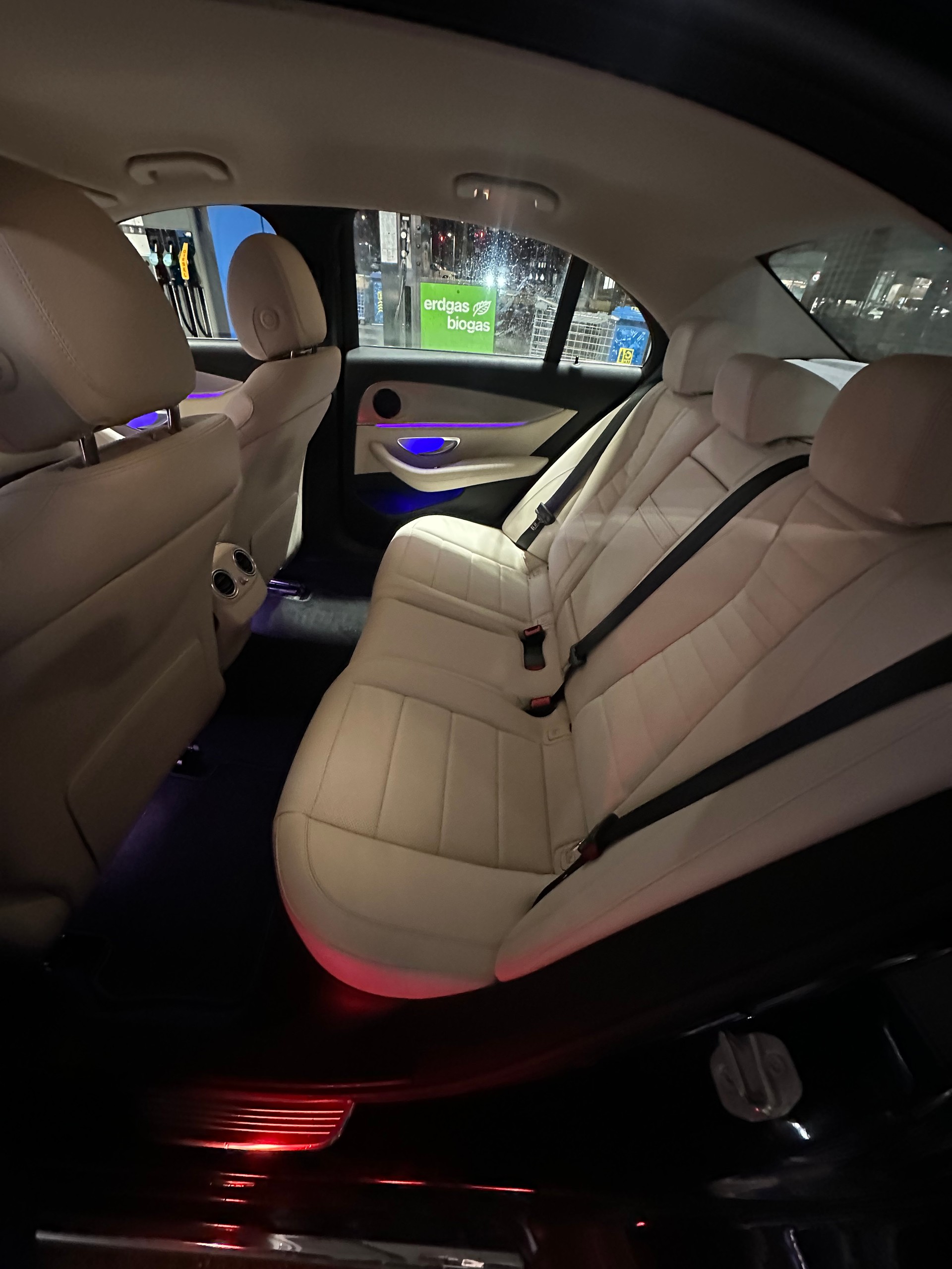 MERCEDES-BENZ E 220 d Avantgarde-image-4