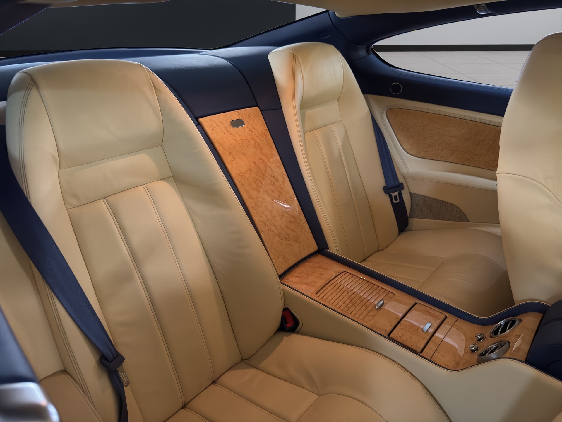 BENTLEY Continental GT 6.0-image-15