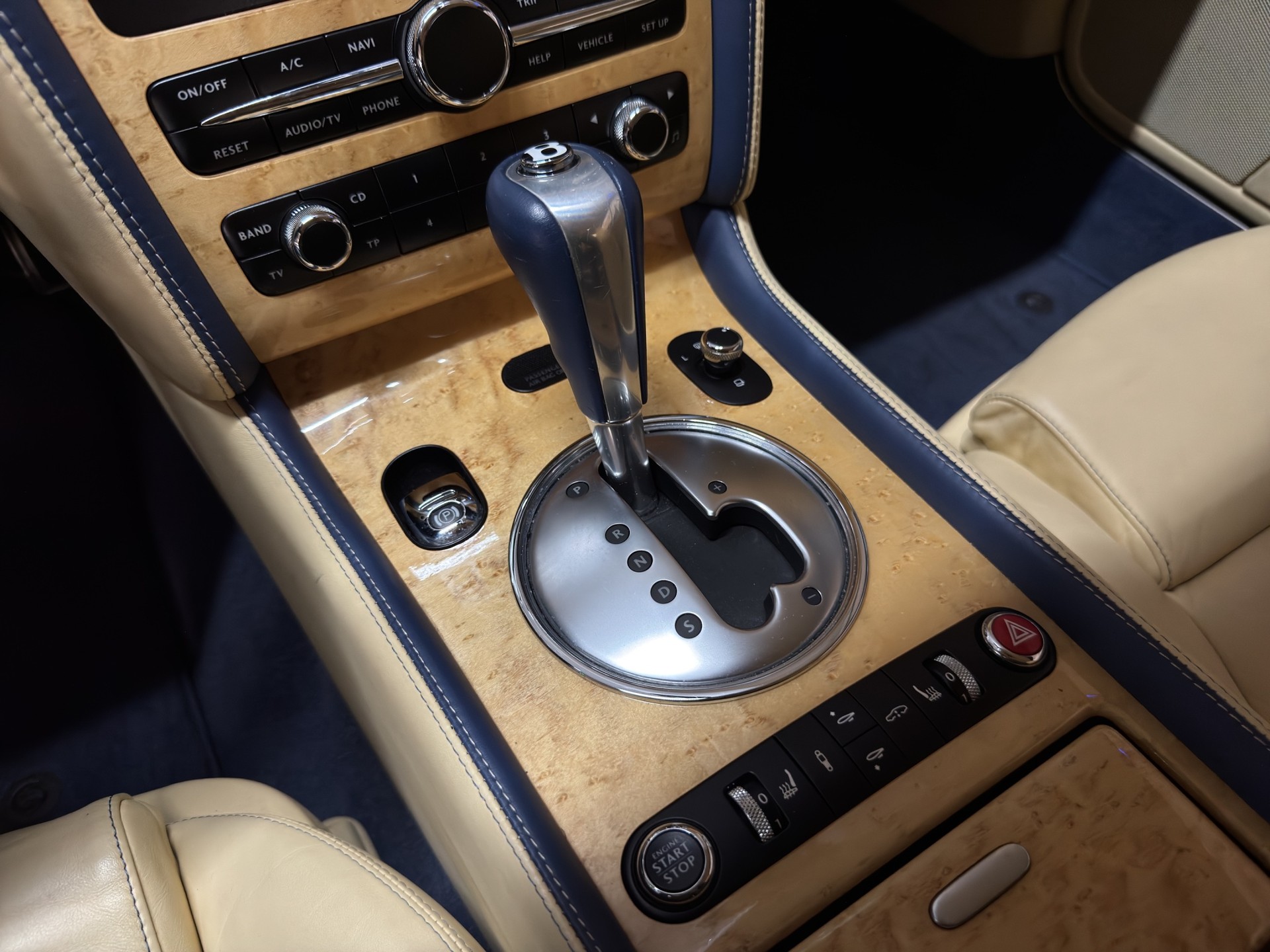 BENTLEY Continental GT 6.0-image-11