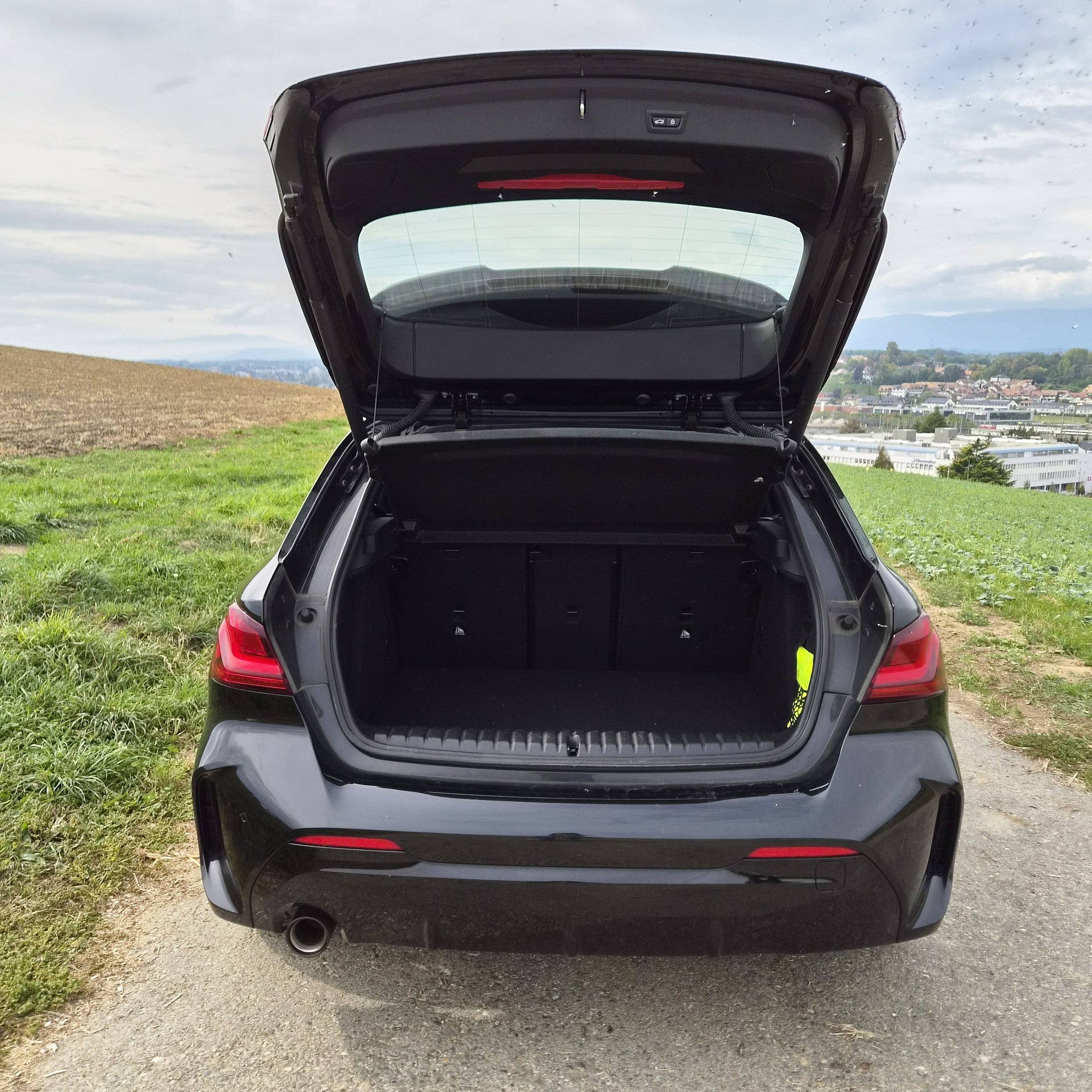BMW 118i Pure M Sport-image-5