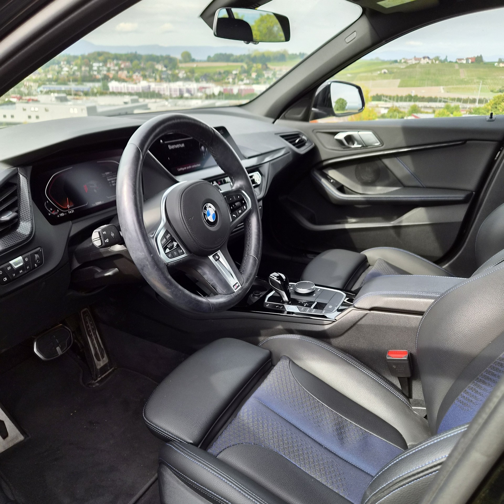 BMW 118i Pure M Sport-image-2
