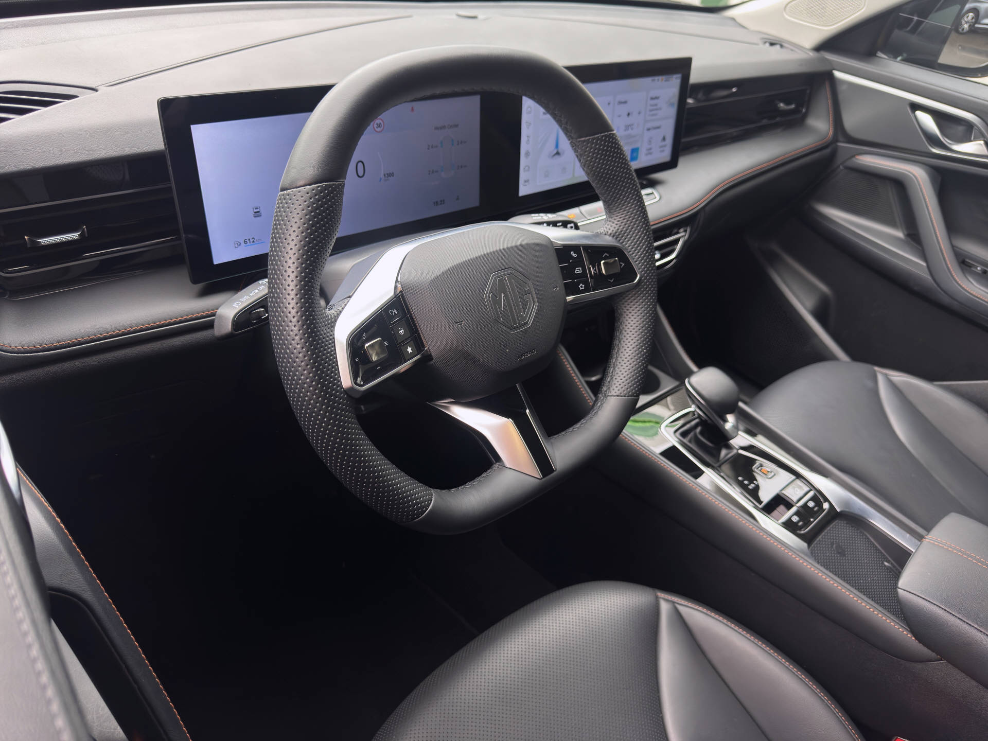 MG HS 1.5 Vti-Tech Luxury-image-13