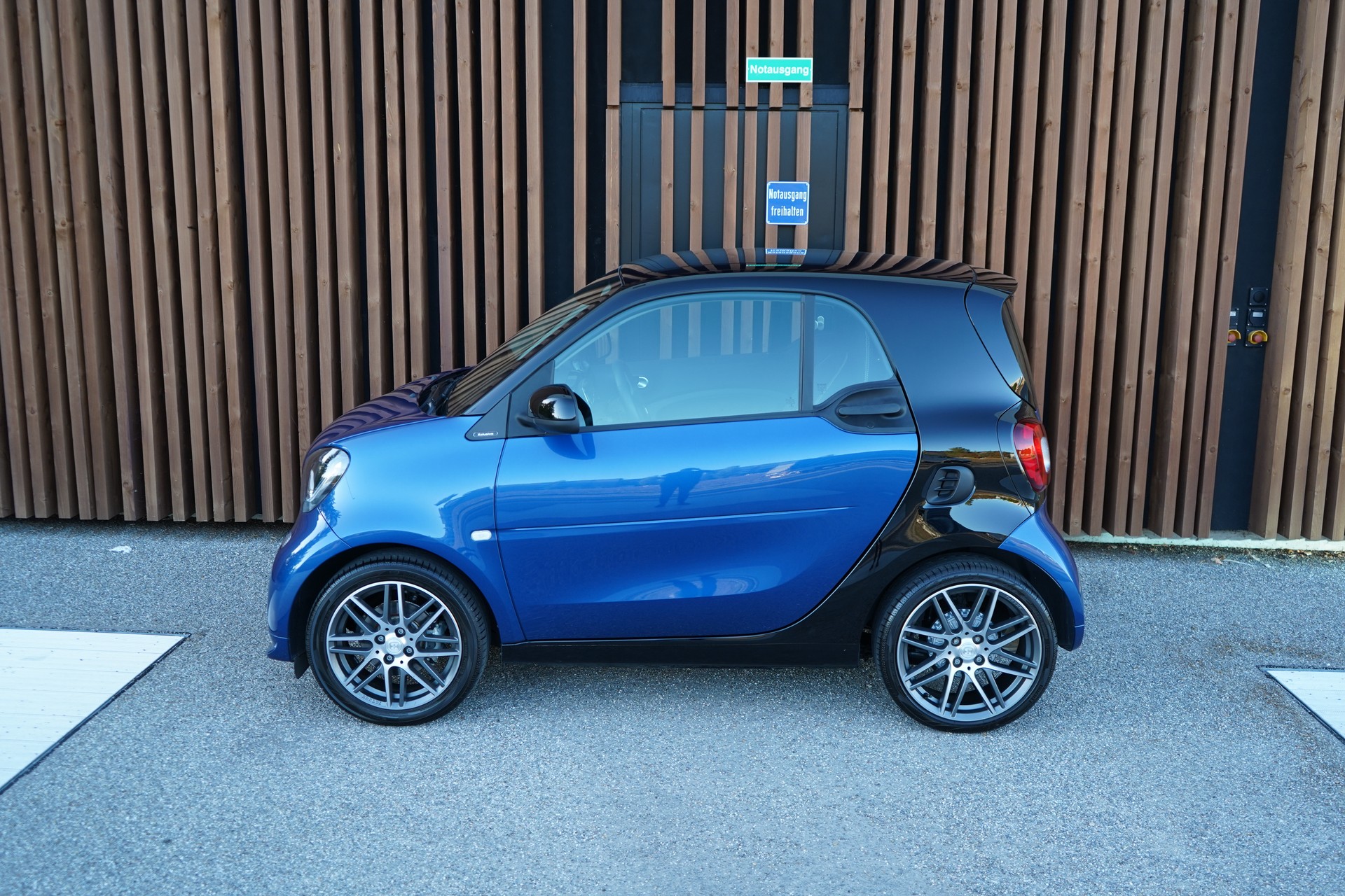 SMART FORTWO BRABUS XCLUSIVE TWINMATIC l 109 PS-image-5