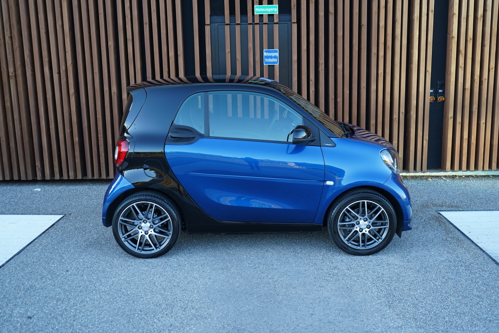 SMART FORTWO BRABUS XCLUSIVE TWINMATIC l 109 PS-image-4