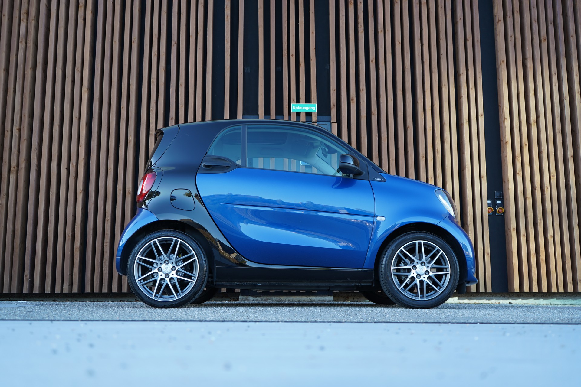 SMART FORTWO BRABUS XCLUSIVE TWINMATIC l 109 PS-image-0