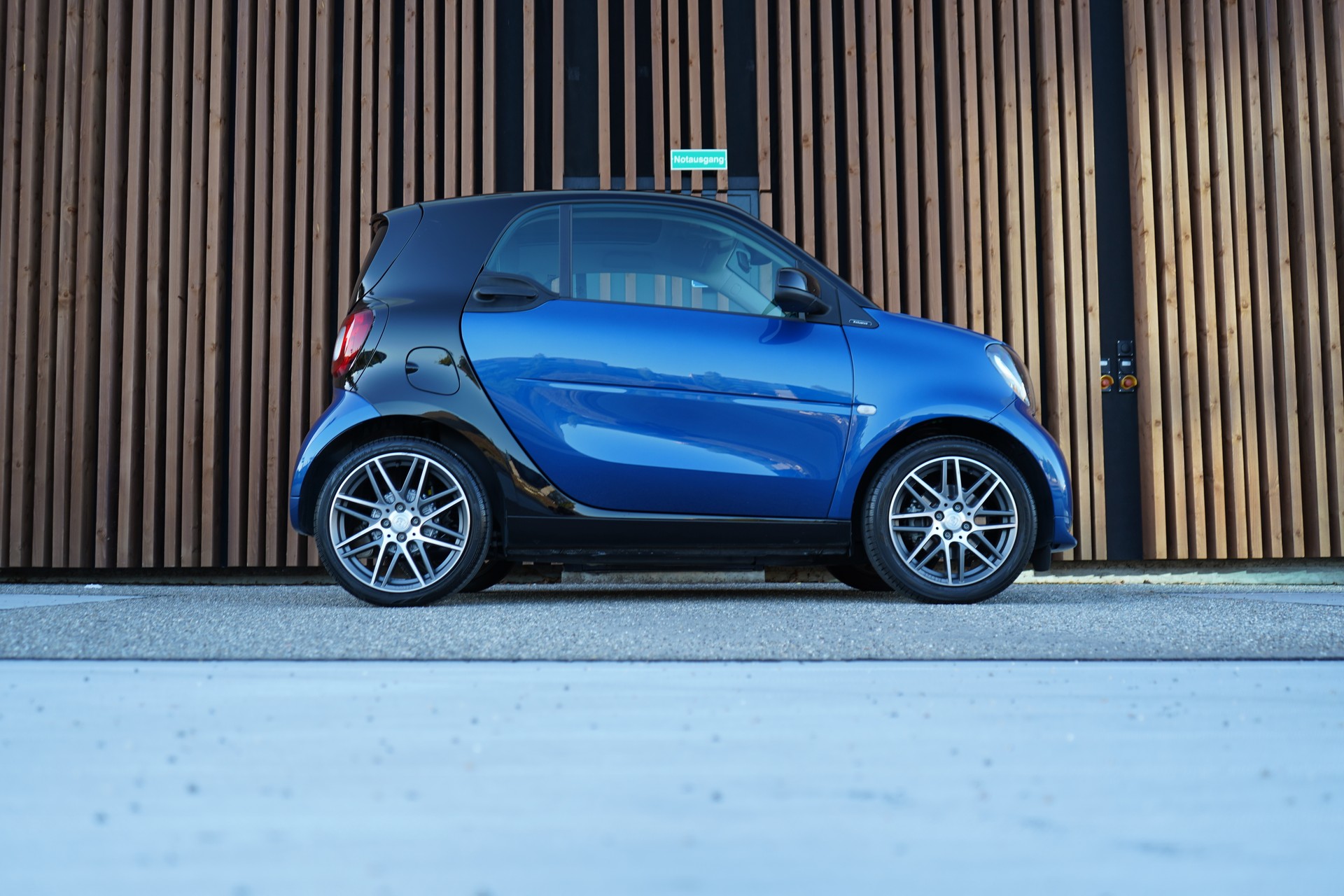 SMART FORTWO BRABUS XCLUSIVE TWINMATIC l 109 PS-image-2